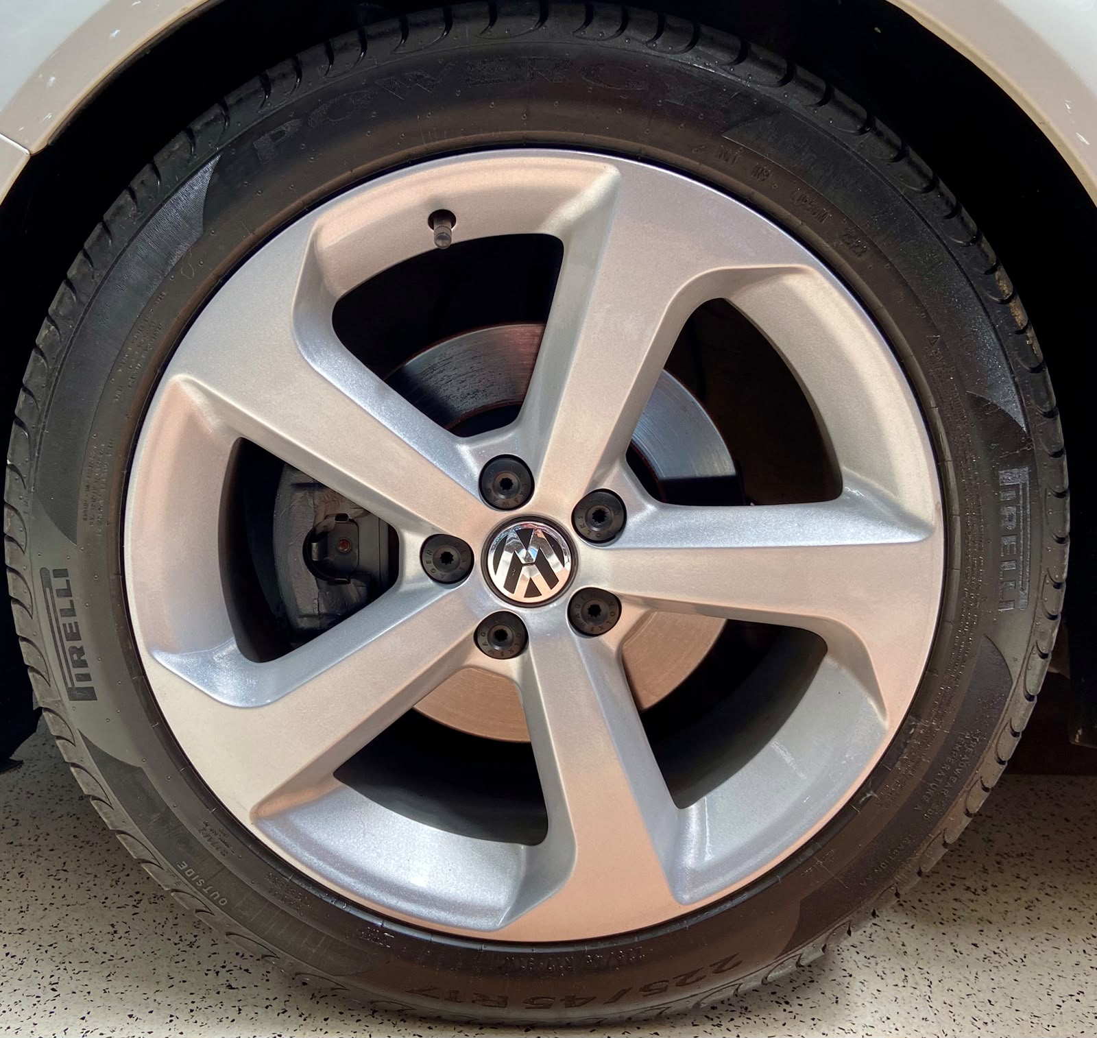 VOLKSWAGEN GOLF