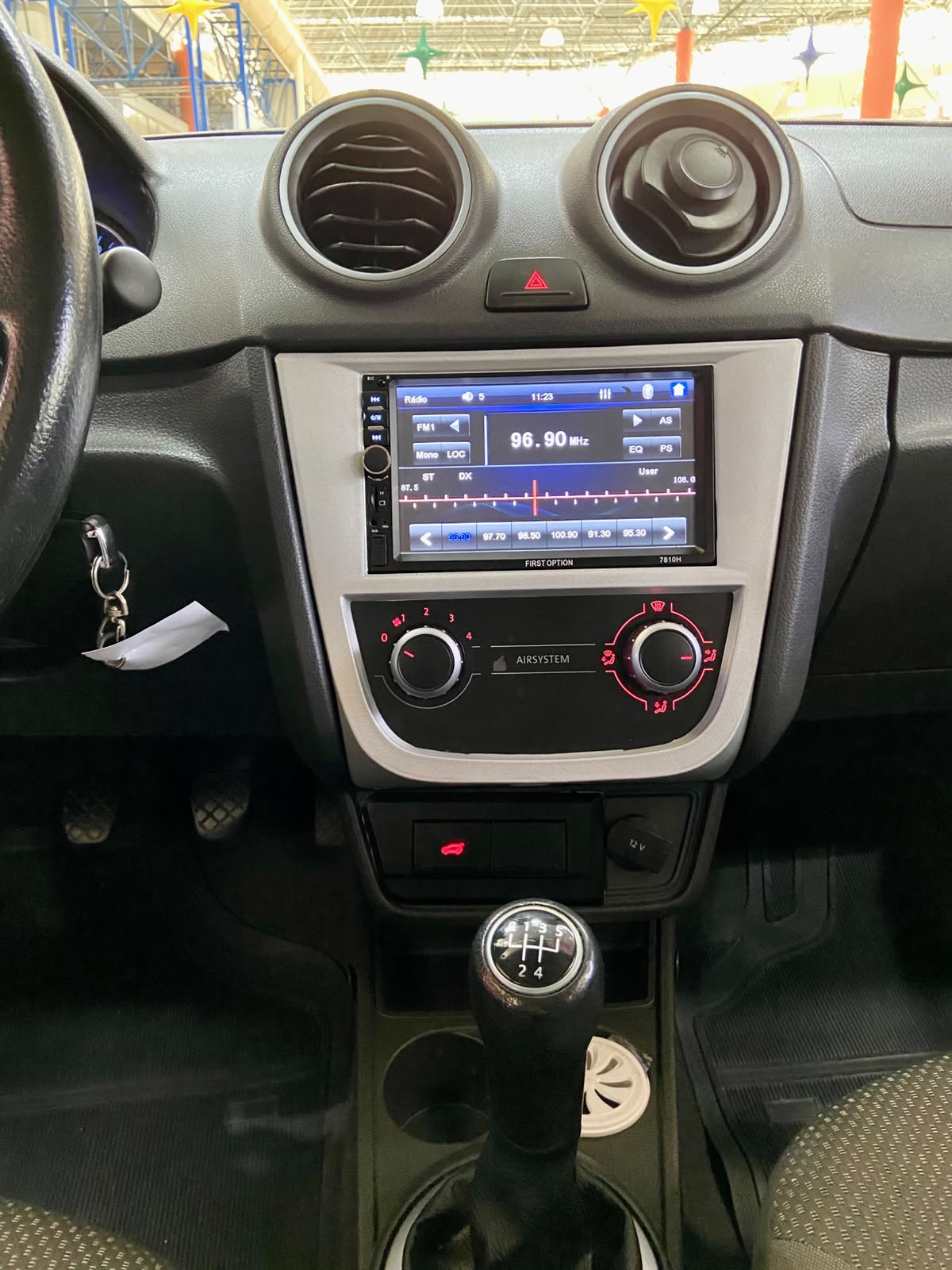 VOLKSWAGEN VOYAGE