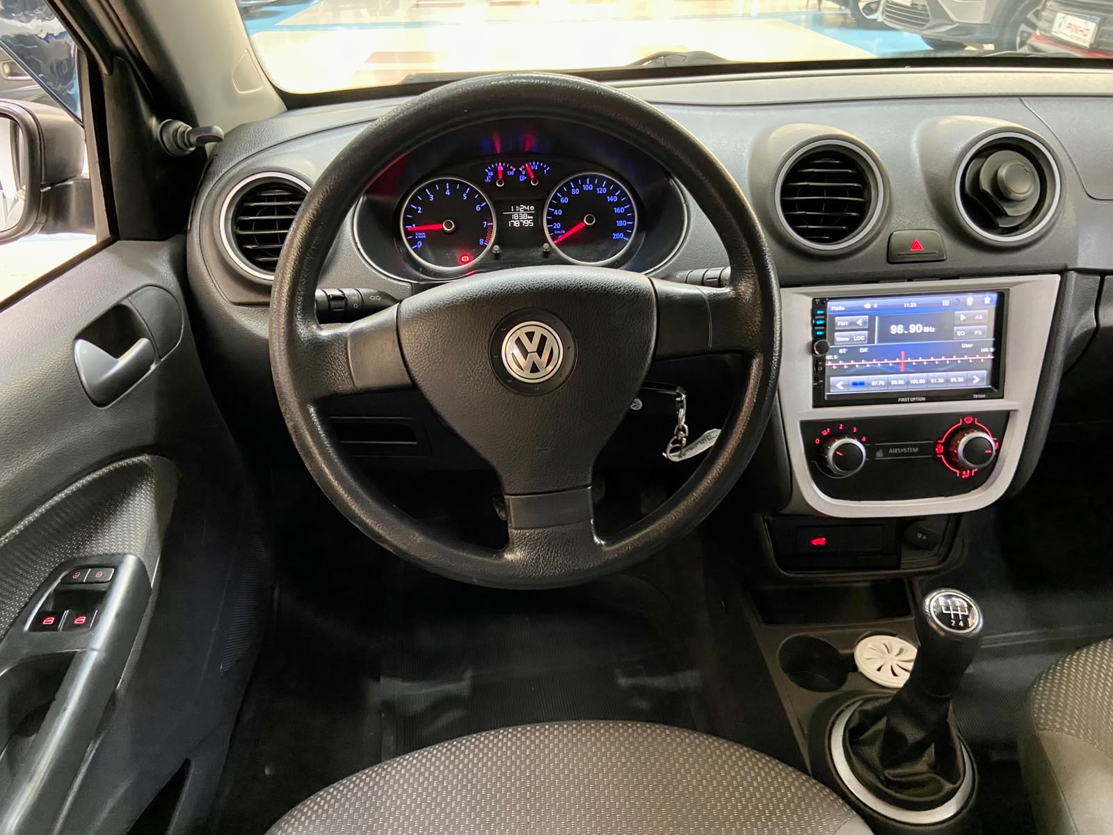 VOLKSWAGEN VOYAGE