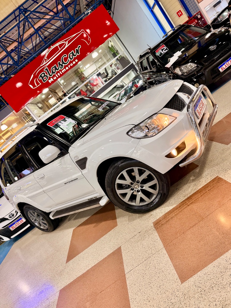 MITSUBISHI PAJERO TR4