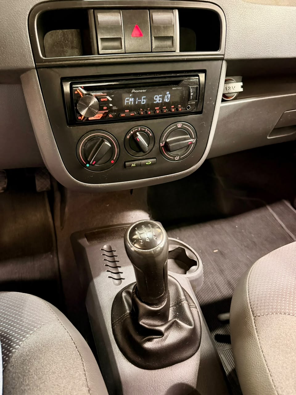 VOLKSWAGEN GOL