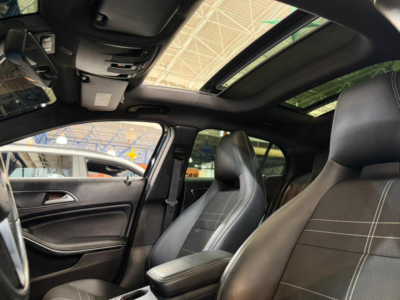 MERCEDES-BENZ GLA 200