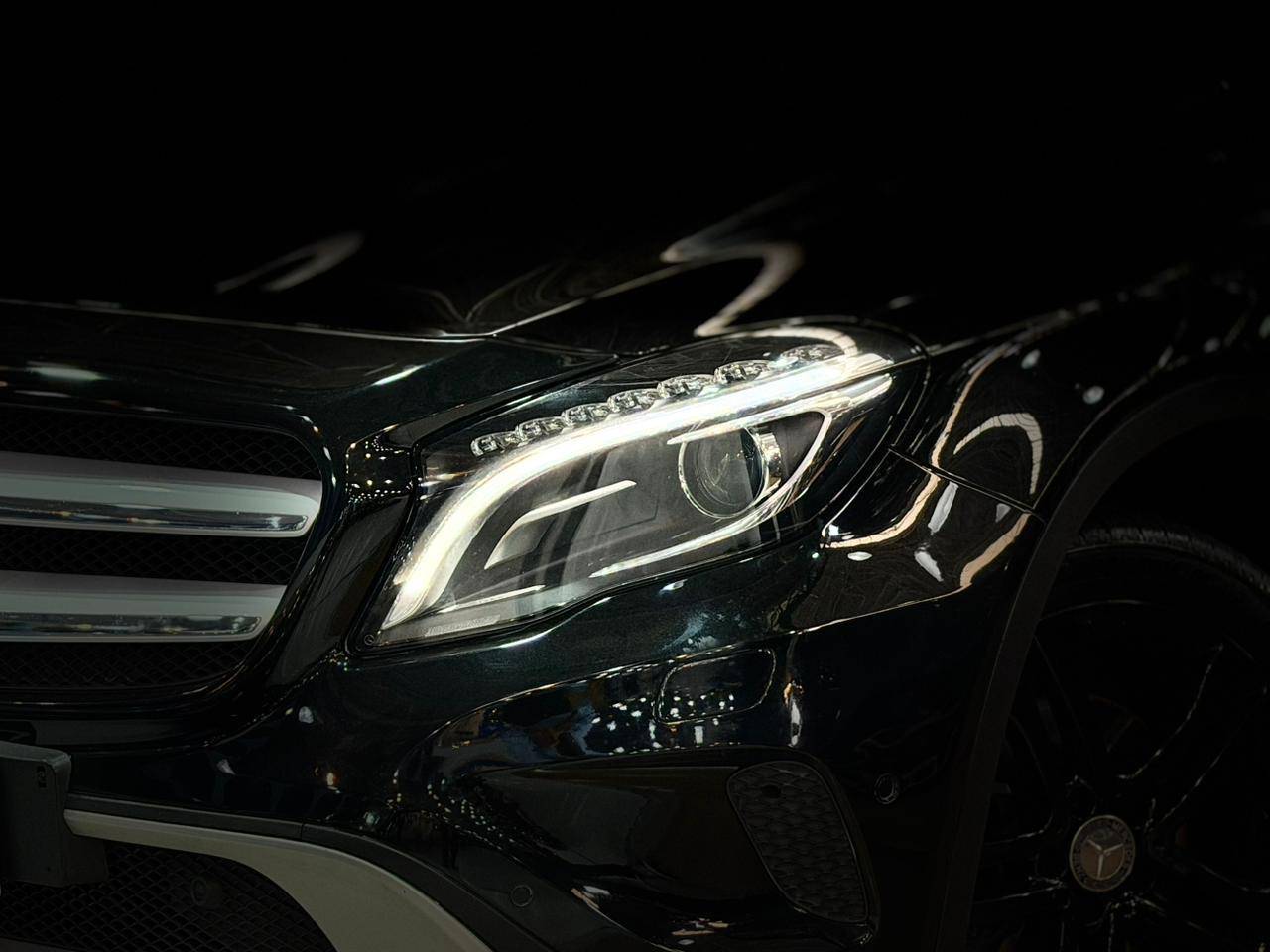 MERCEDES-BENZ GLA 200
