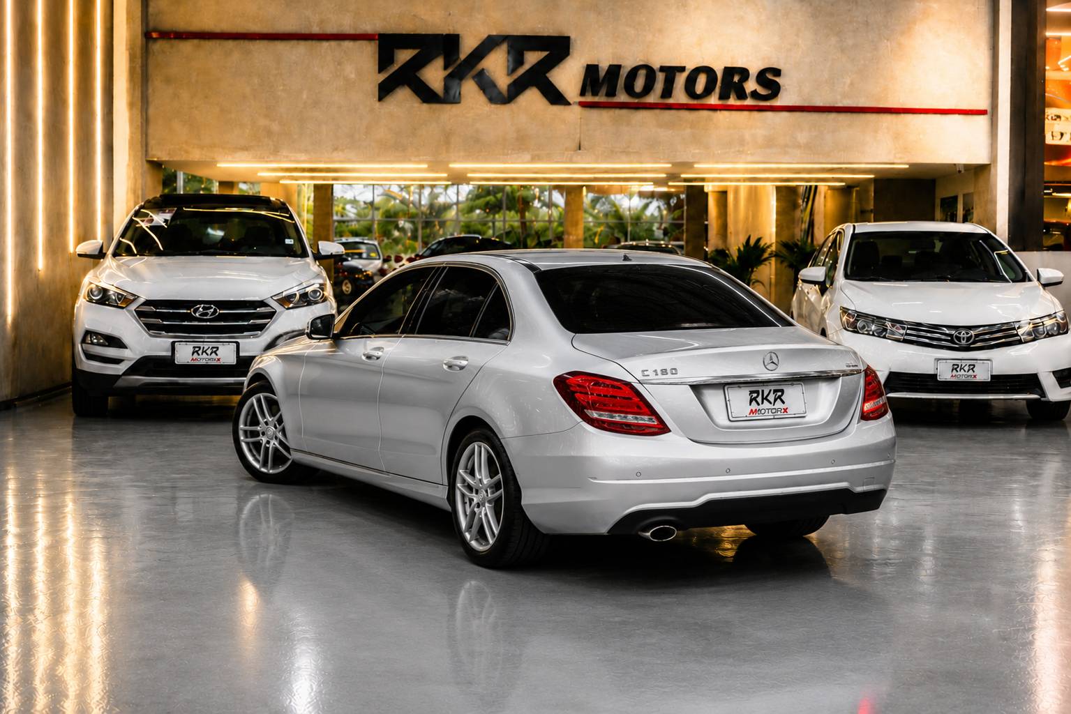 MERCEDES-BENZ C 180