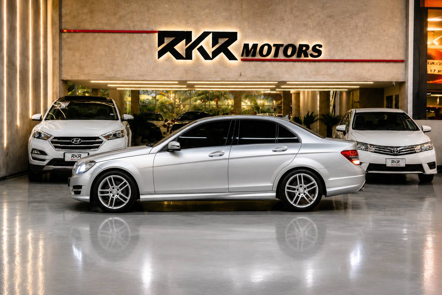 MERCEDES-BENZ C 180