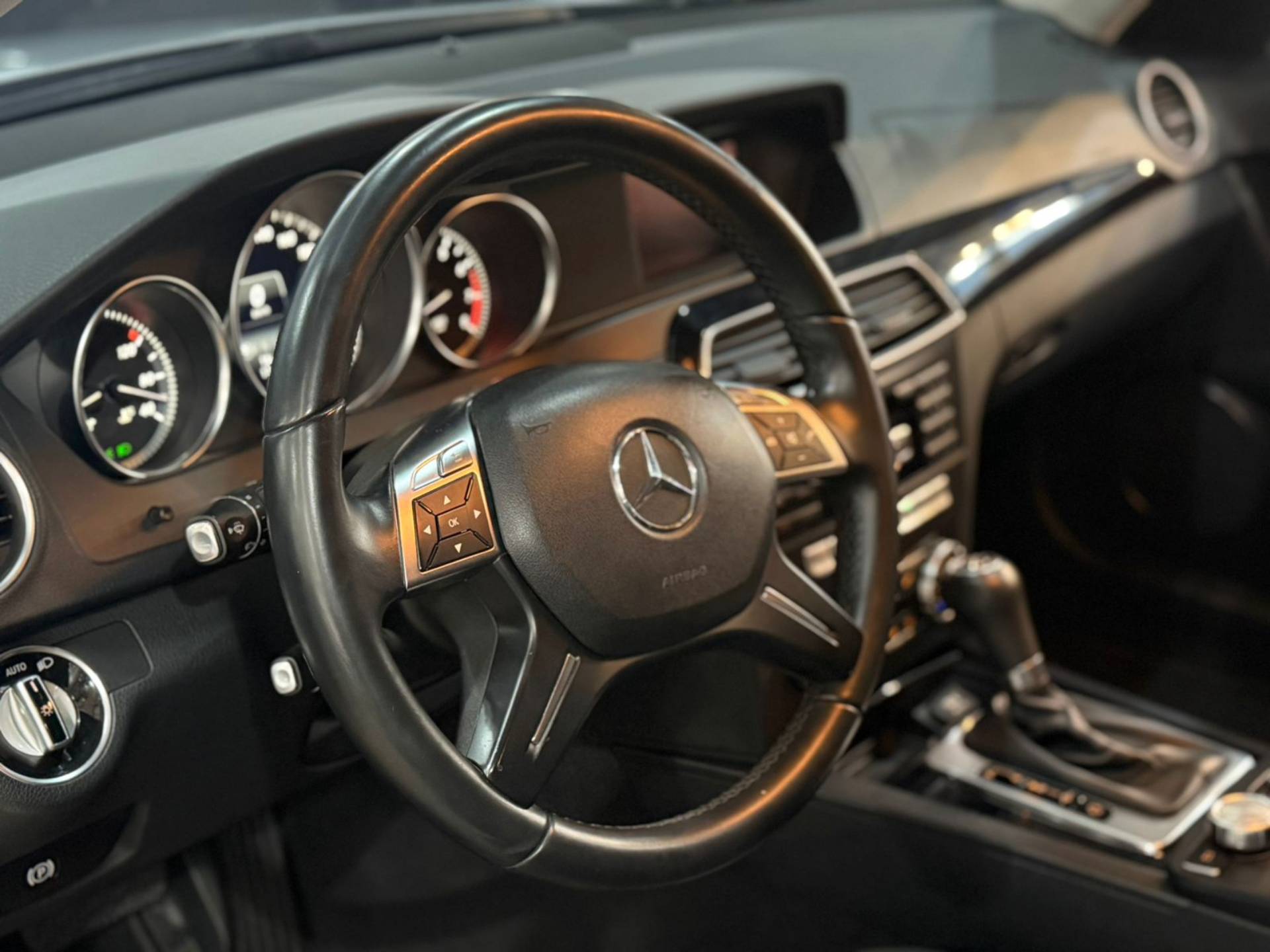 MERCEDES-BENZ C 180