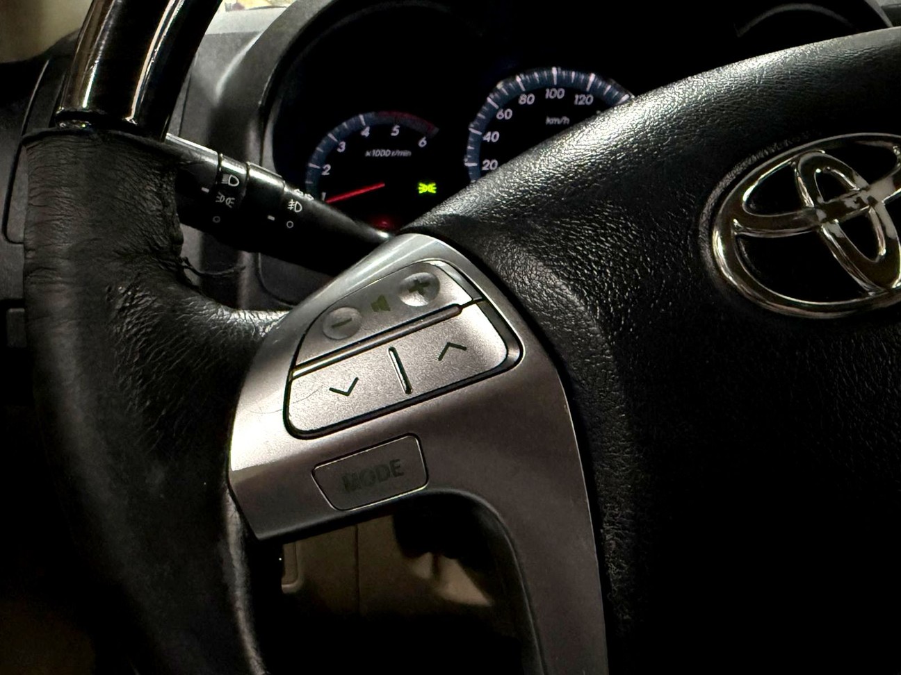 TOYOTA HILUX SW4
