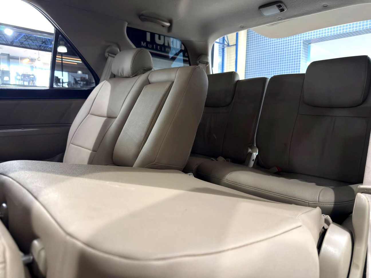 TOYOTA HILUX SW4