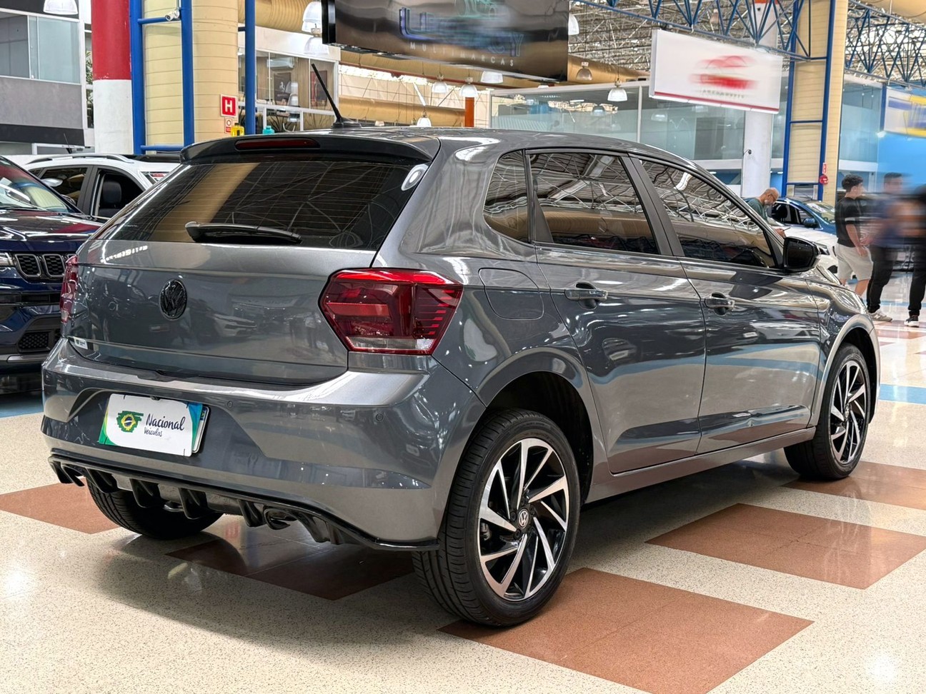 VOLKSWAGEN POLO