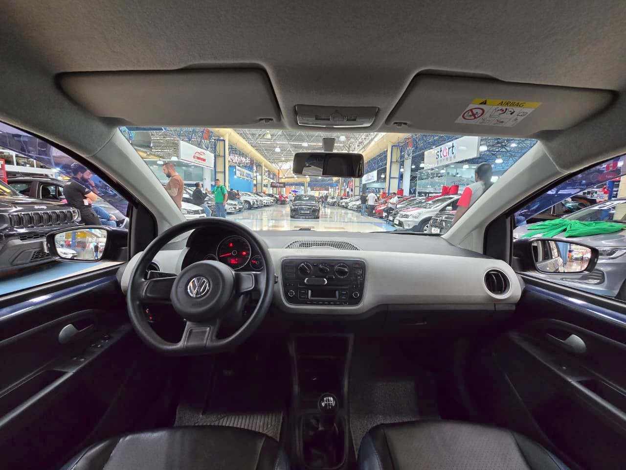 VOLKSWAGEN UP