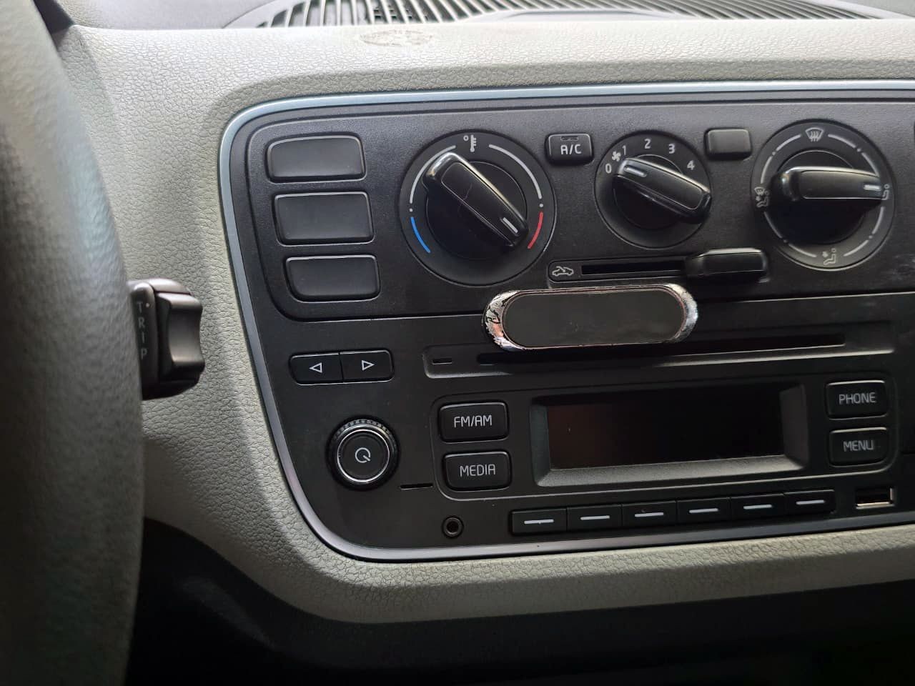 VOLKSWAGEN UP