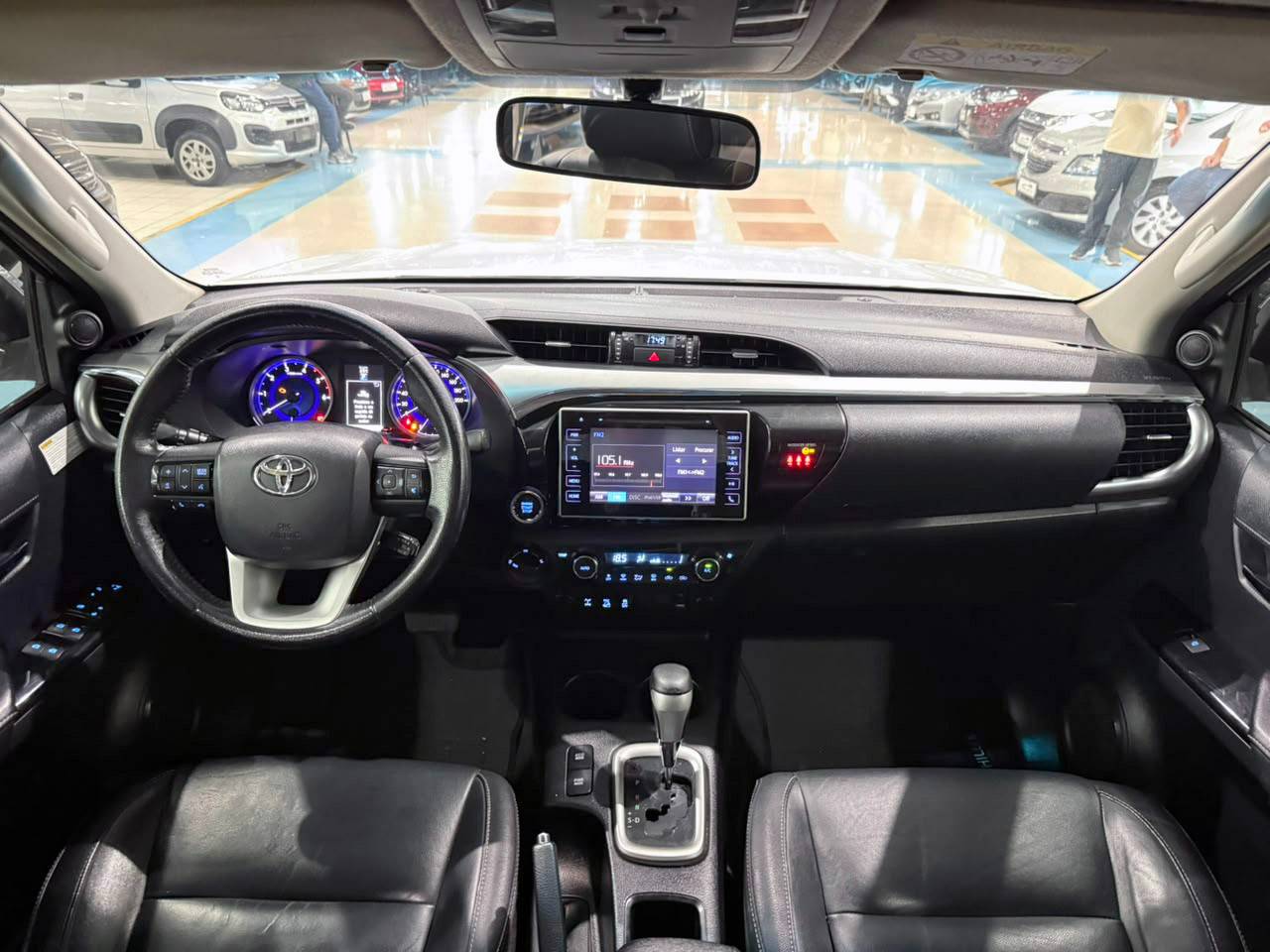 TOYOTA HILUX
