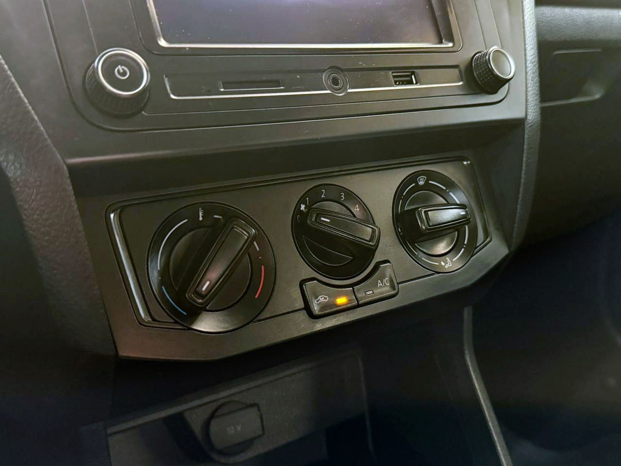 VOLKSWAGEN VOYAGE