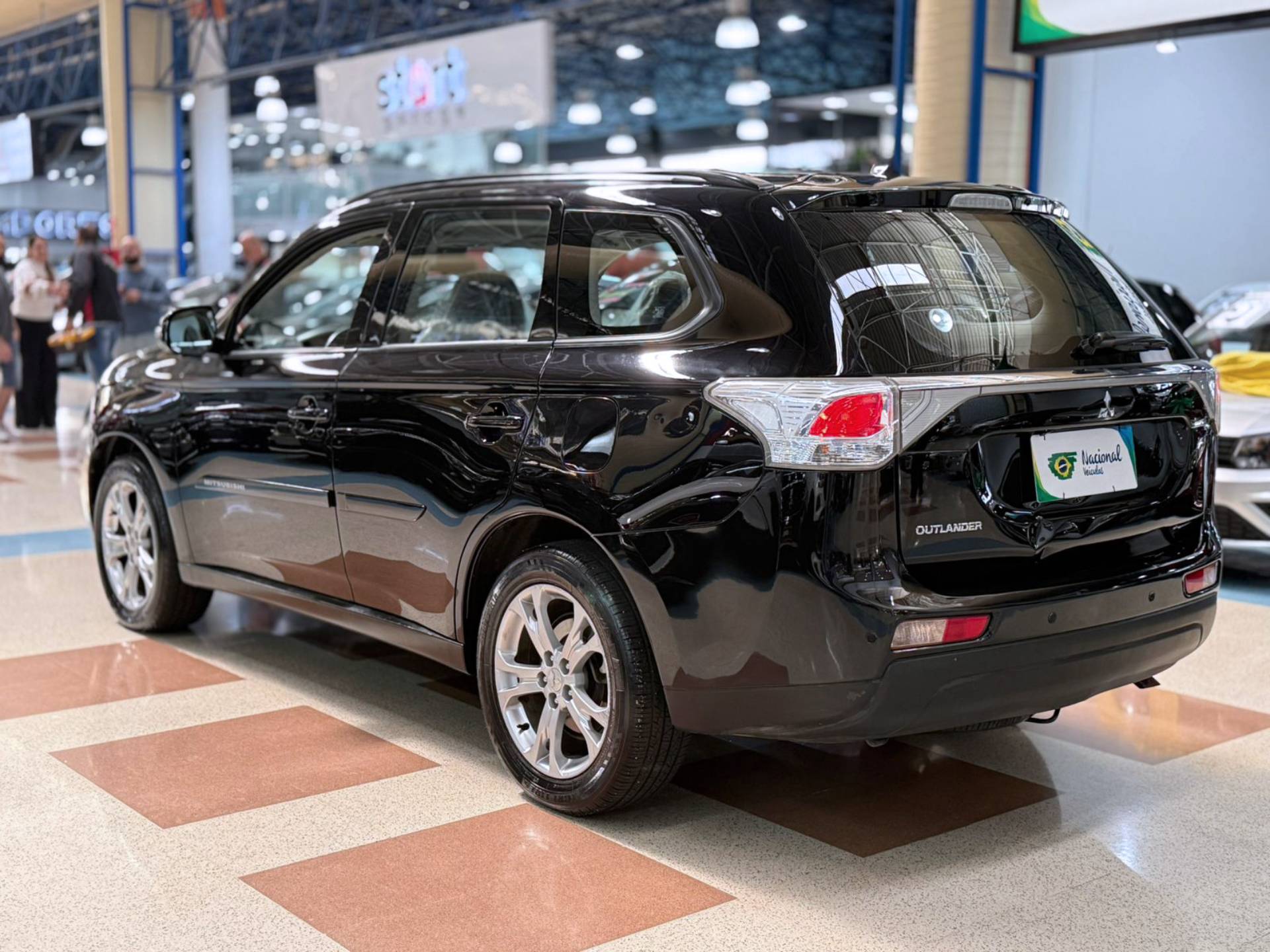 MITSUBISHI OUTLANDER