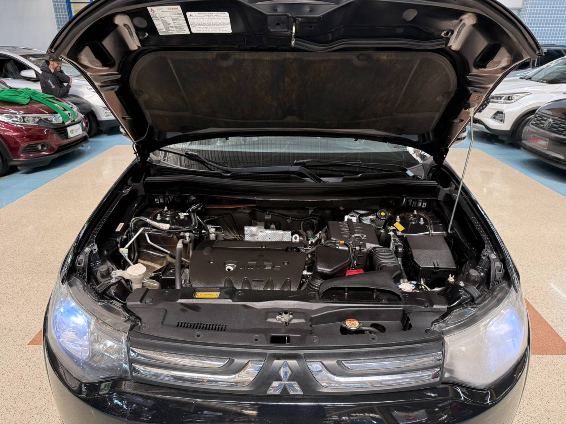 MITSUBISHI OUTLANDER