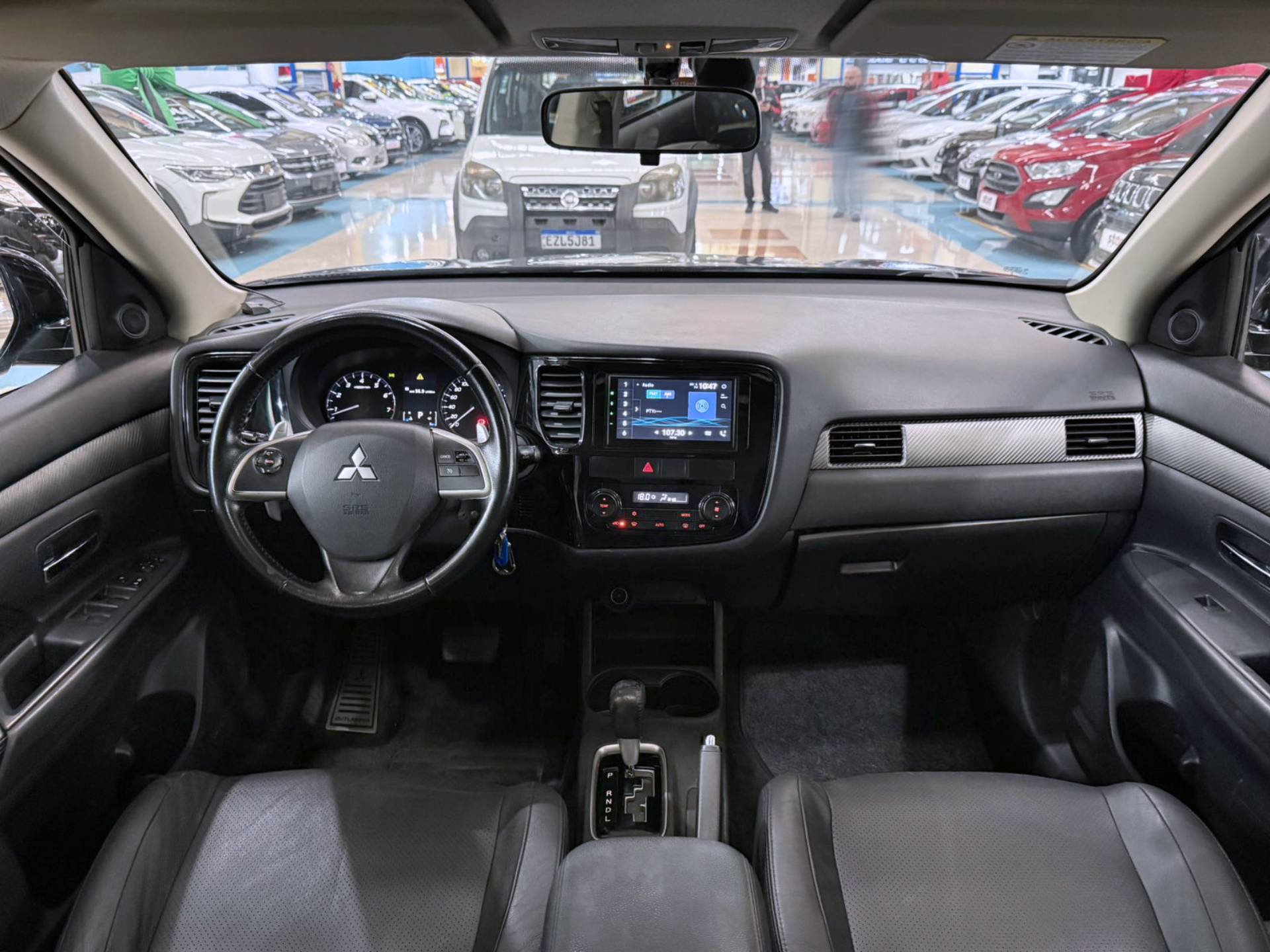 MITSUBISHI OUTLANDER