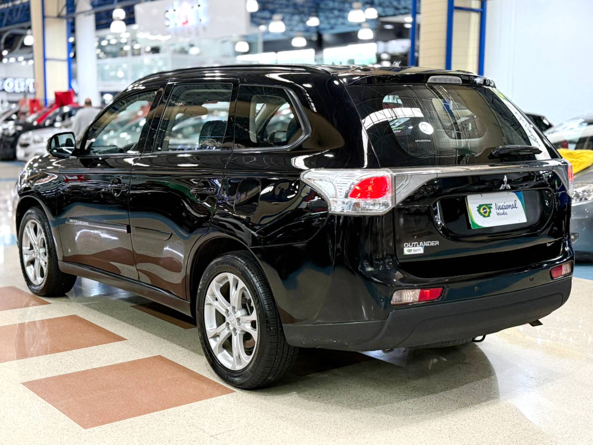 MITSUBISHI OUTLANDER