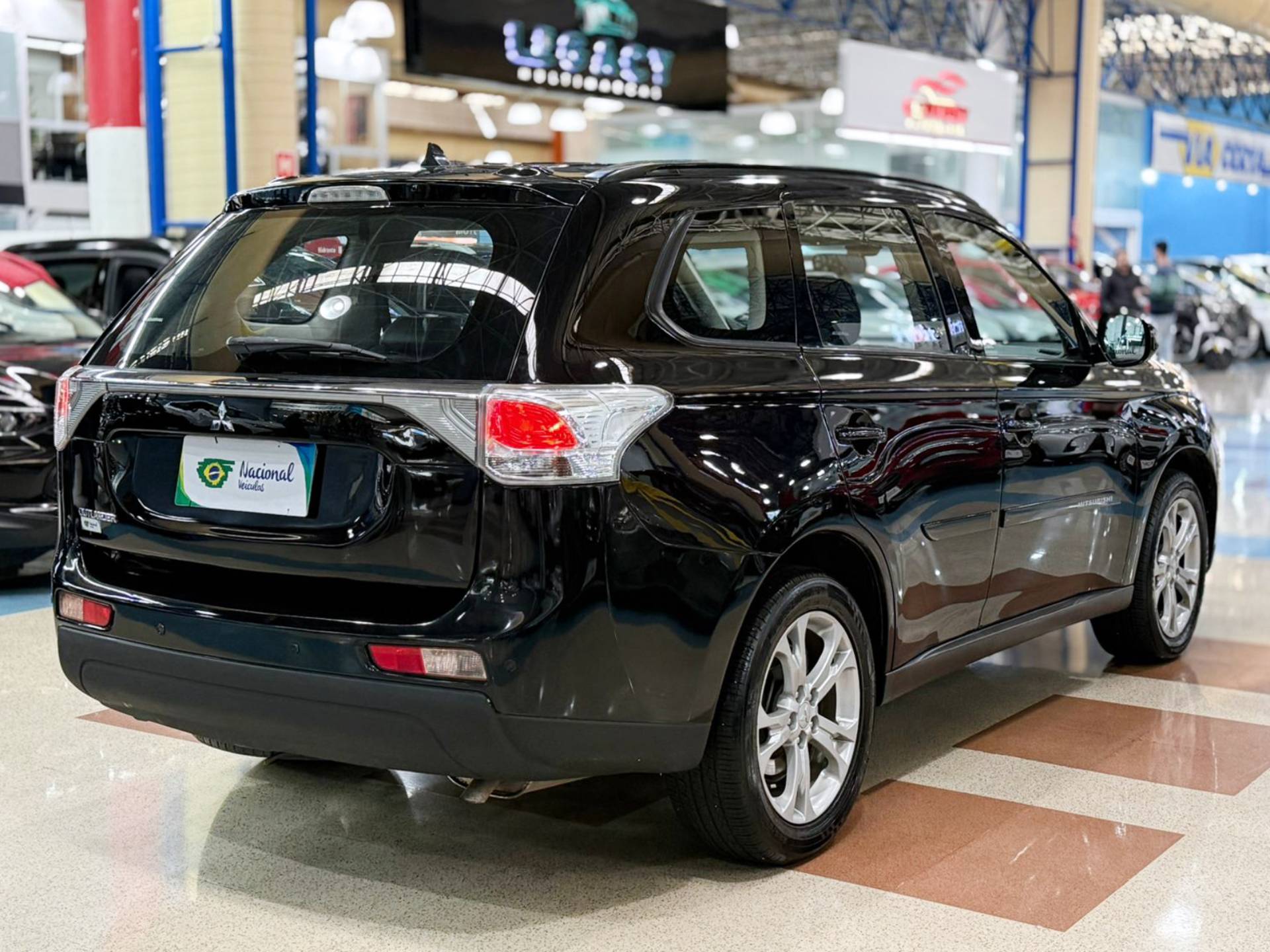 MITSUBISHI OUTLANDER