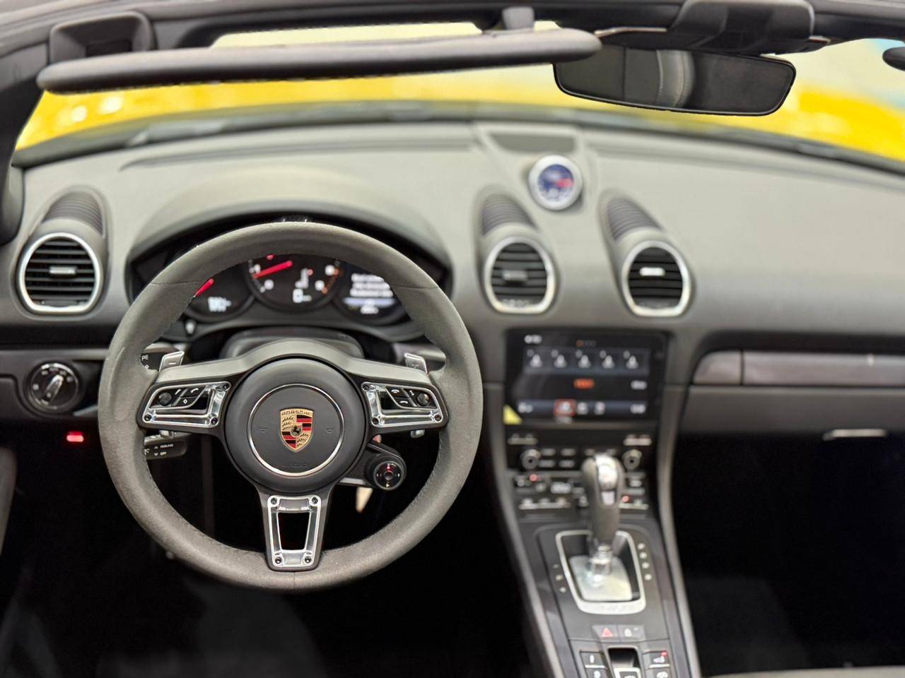 PORSCHE 718