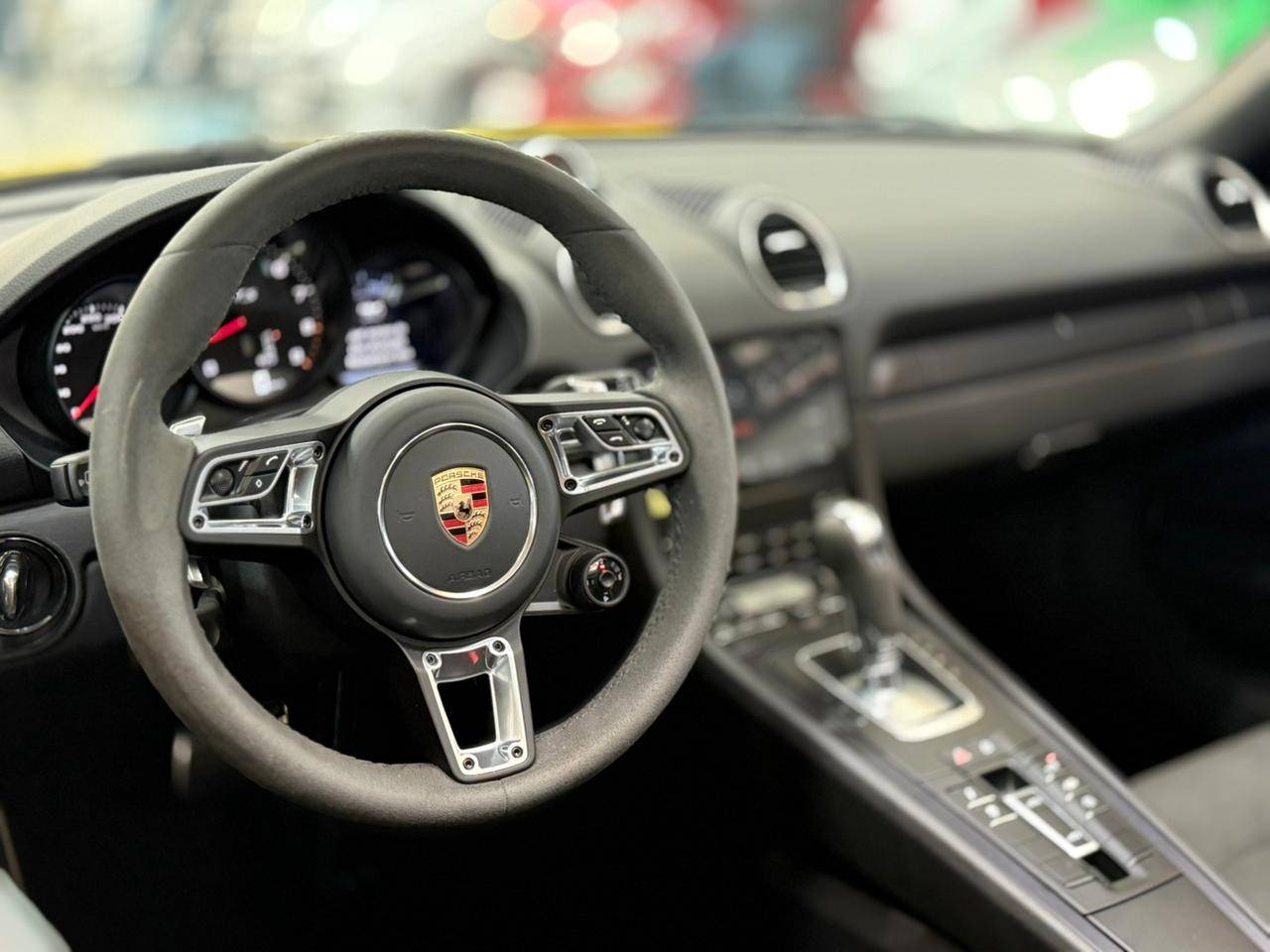PORSCHE 718