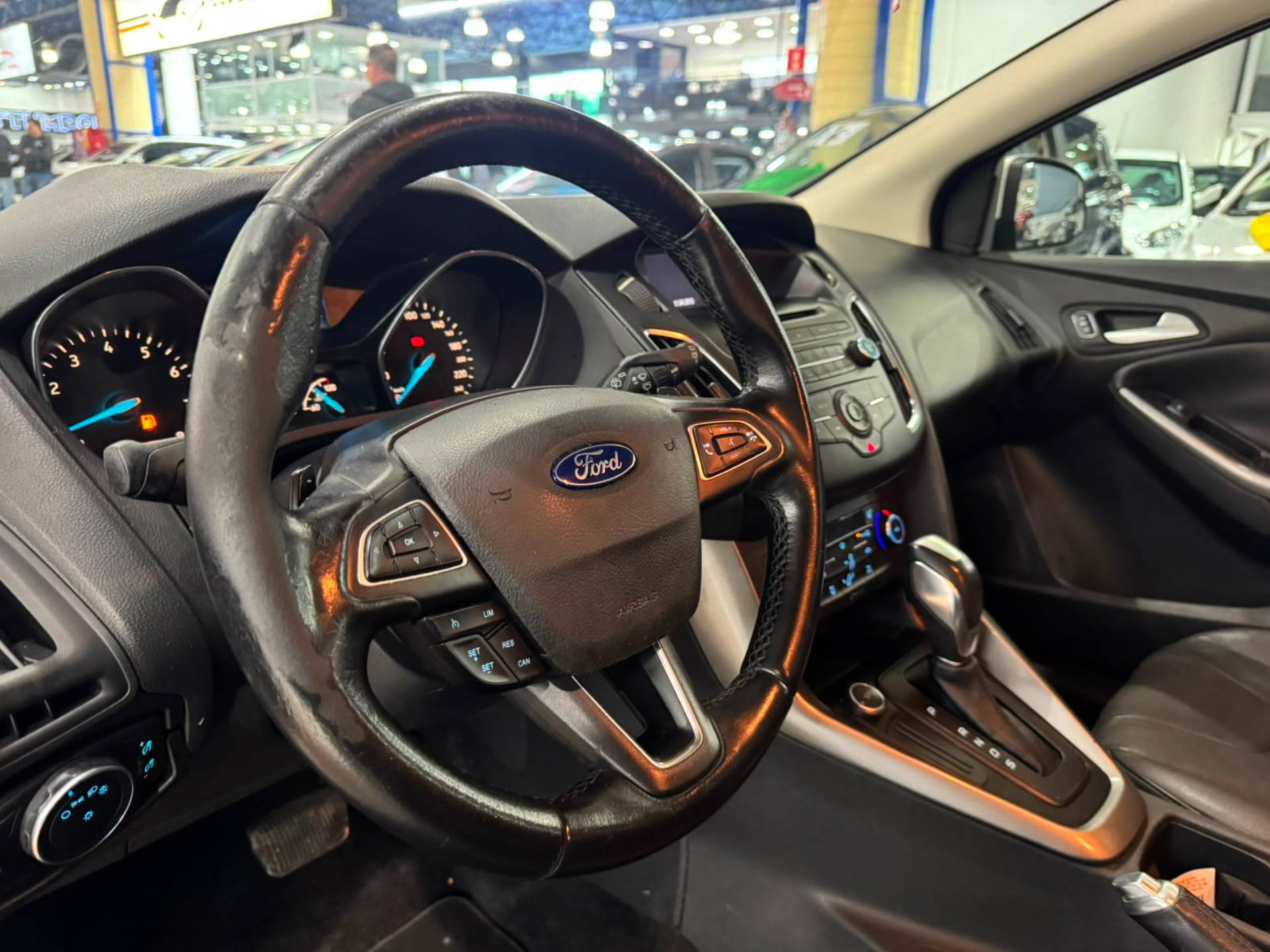 FORD FOCUS