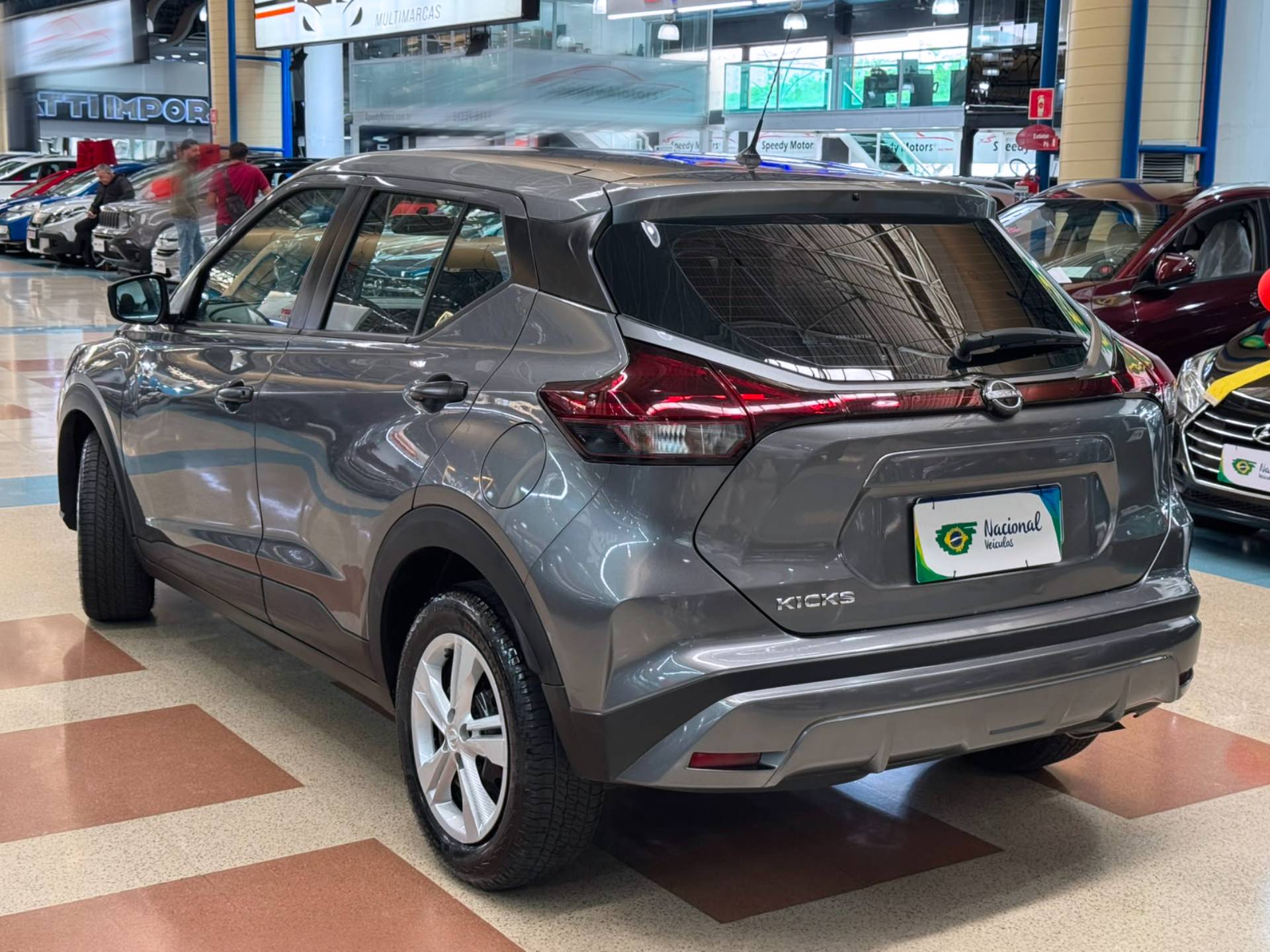 NISSAN KICKS