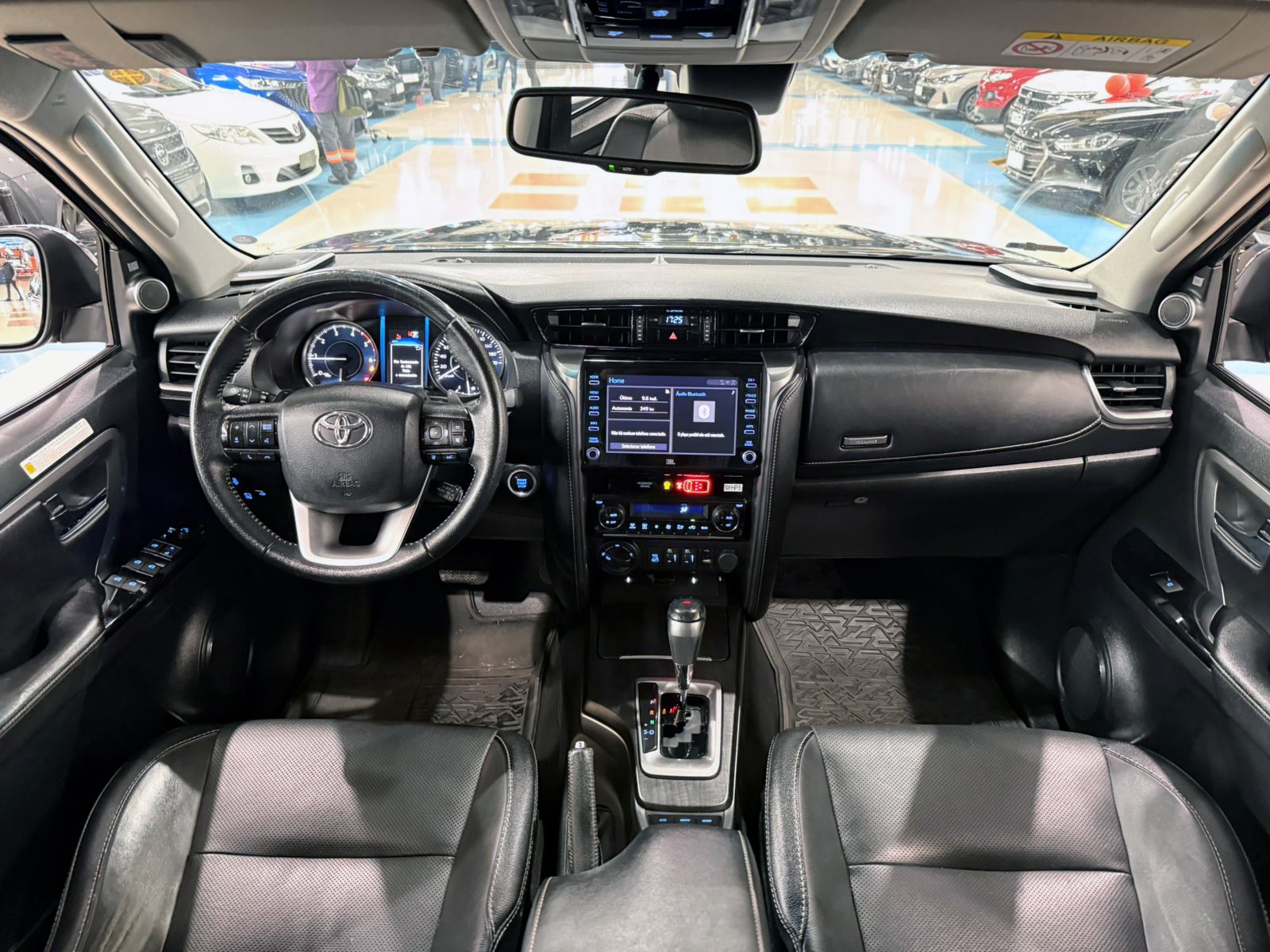 TOYOTA HILUX SW4
