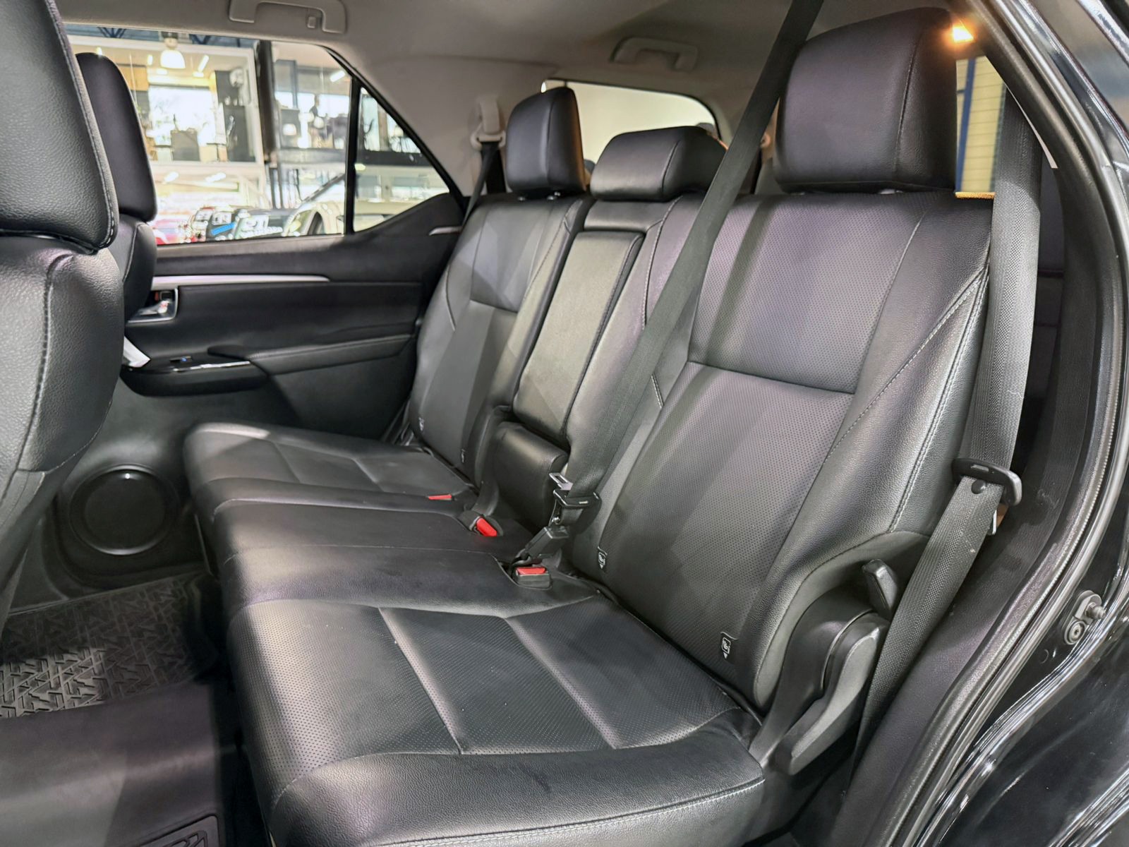 TOYOTA HILUX SW4