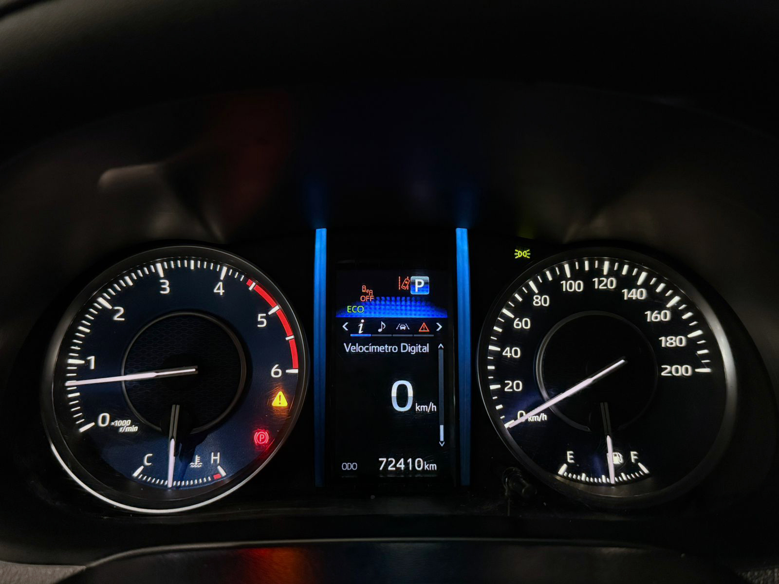 TOYOTA HILUX SW4