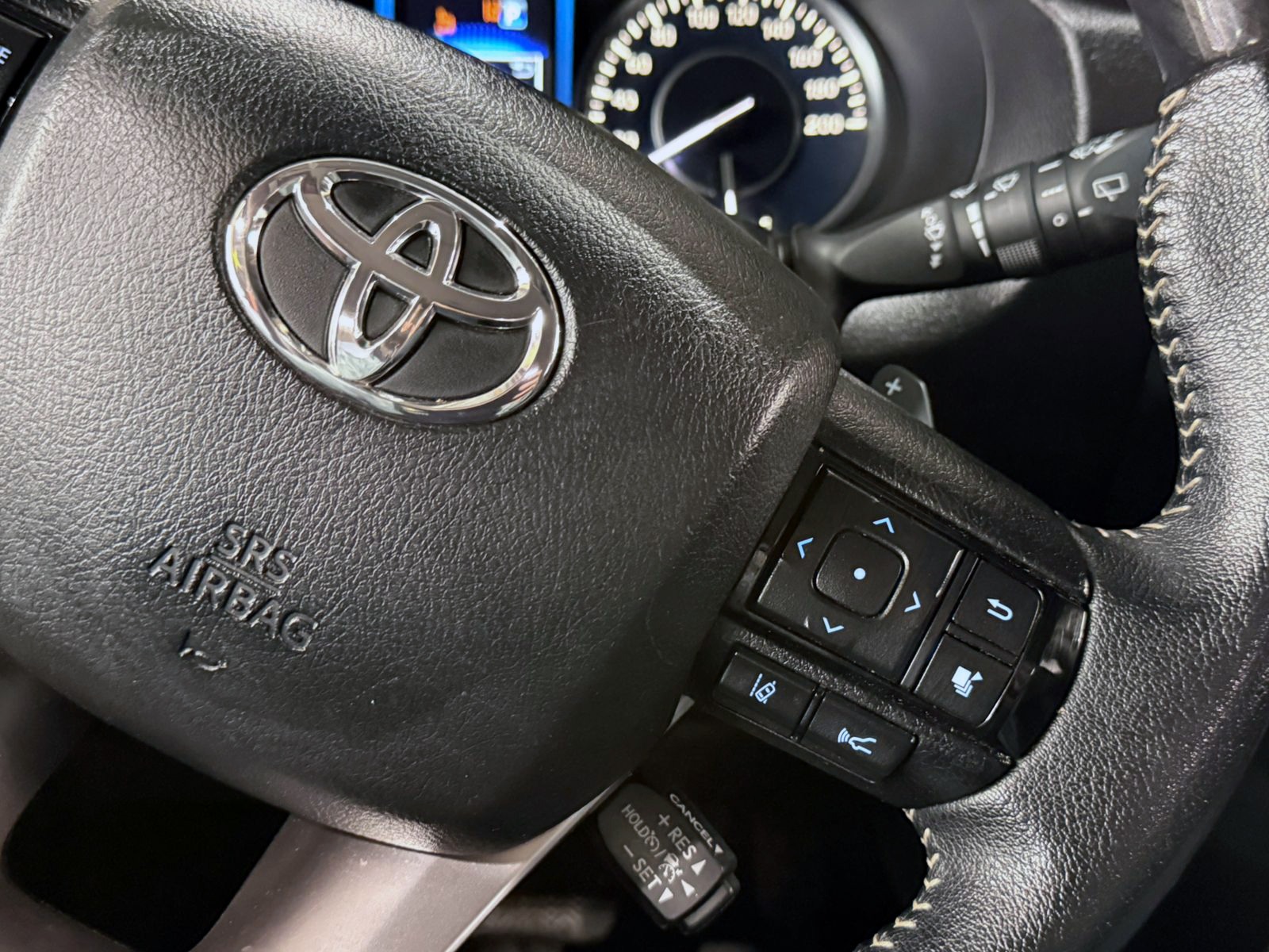 TOYOTA HILUX SW4