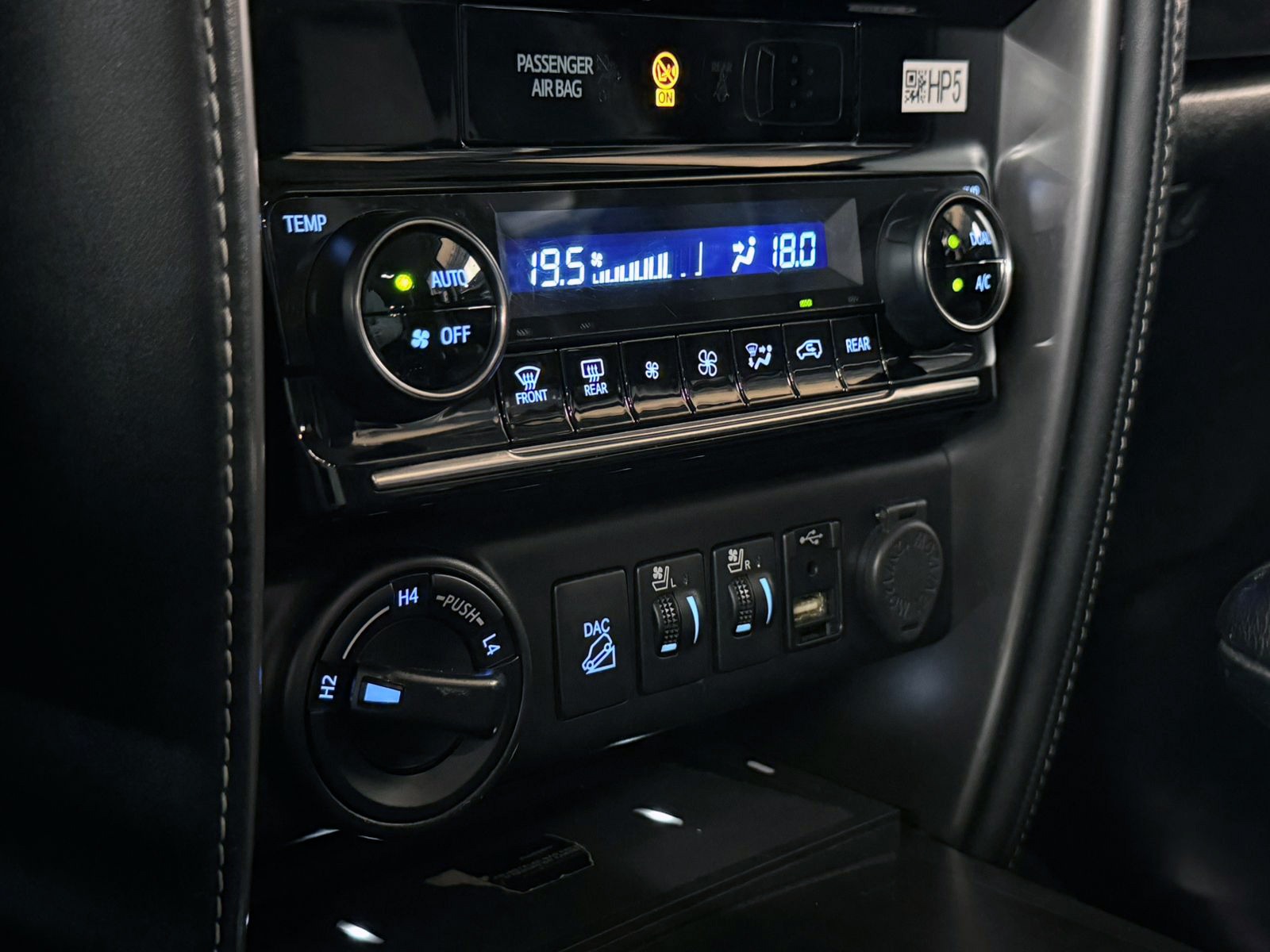 TOYOTA HILUX SW4