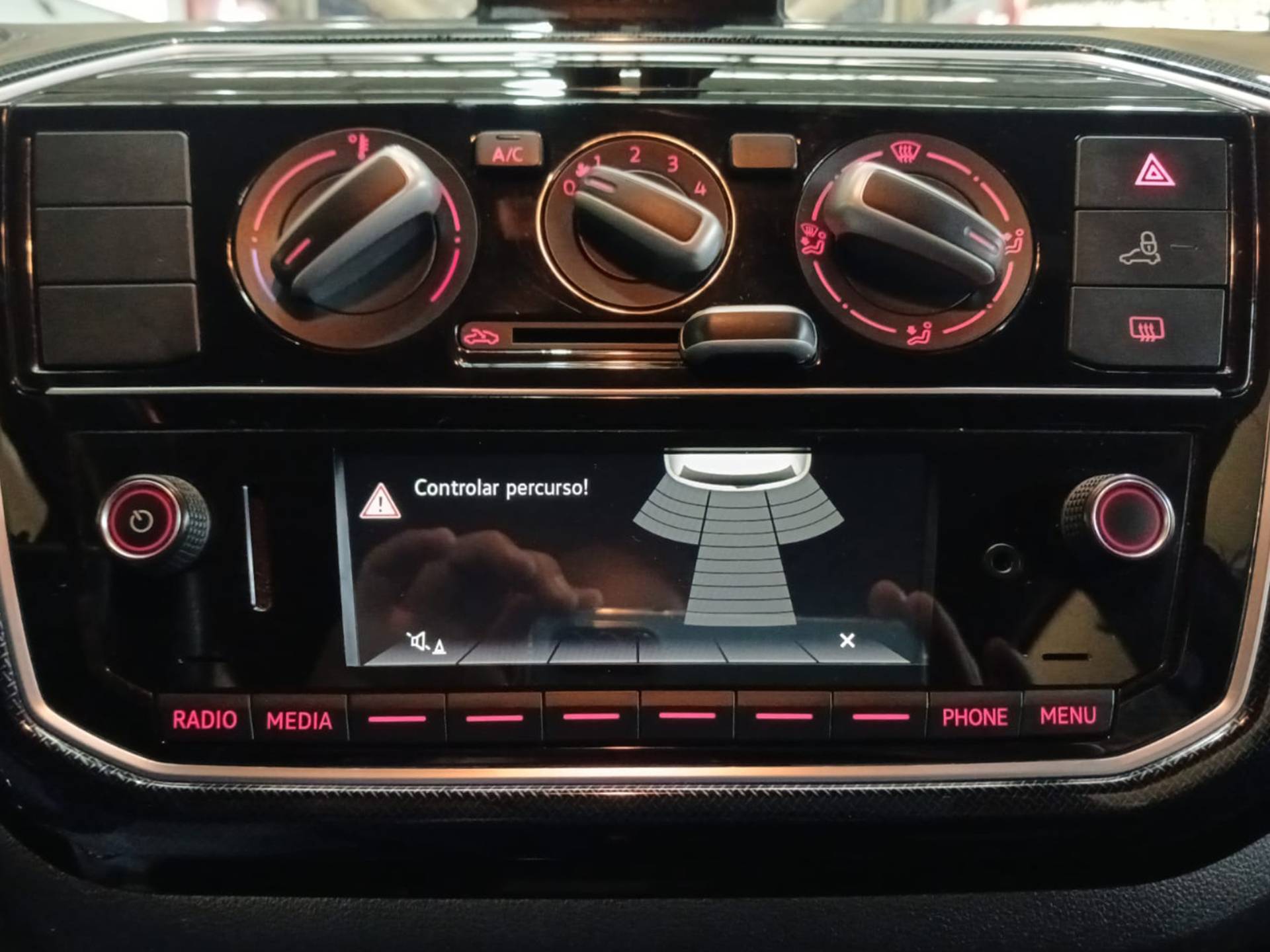 VOLKSWAGEN UP