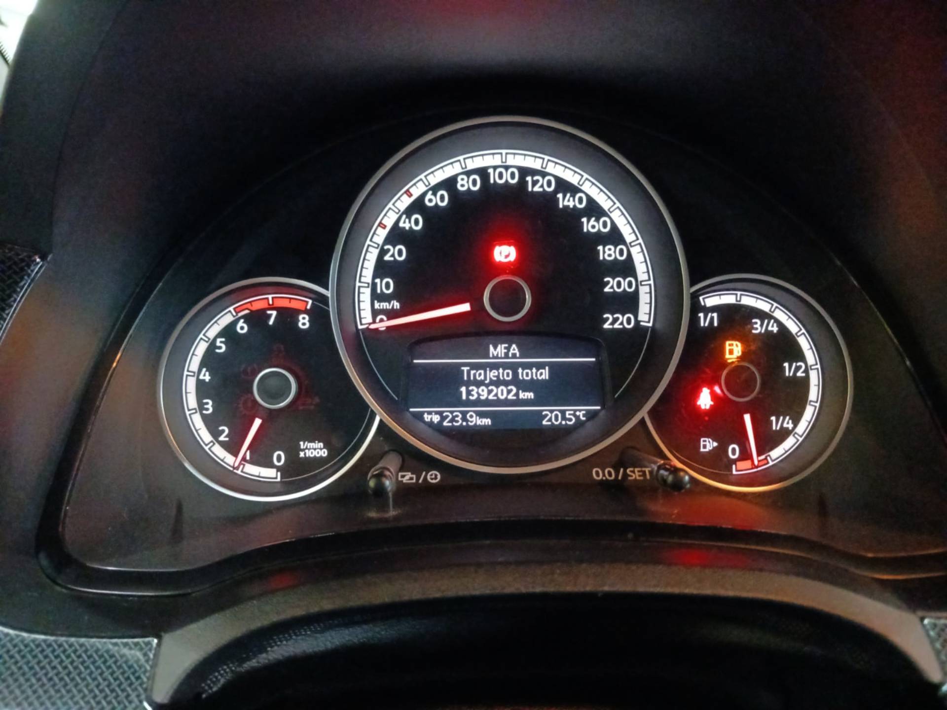 VOLKSWAGEN UP
