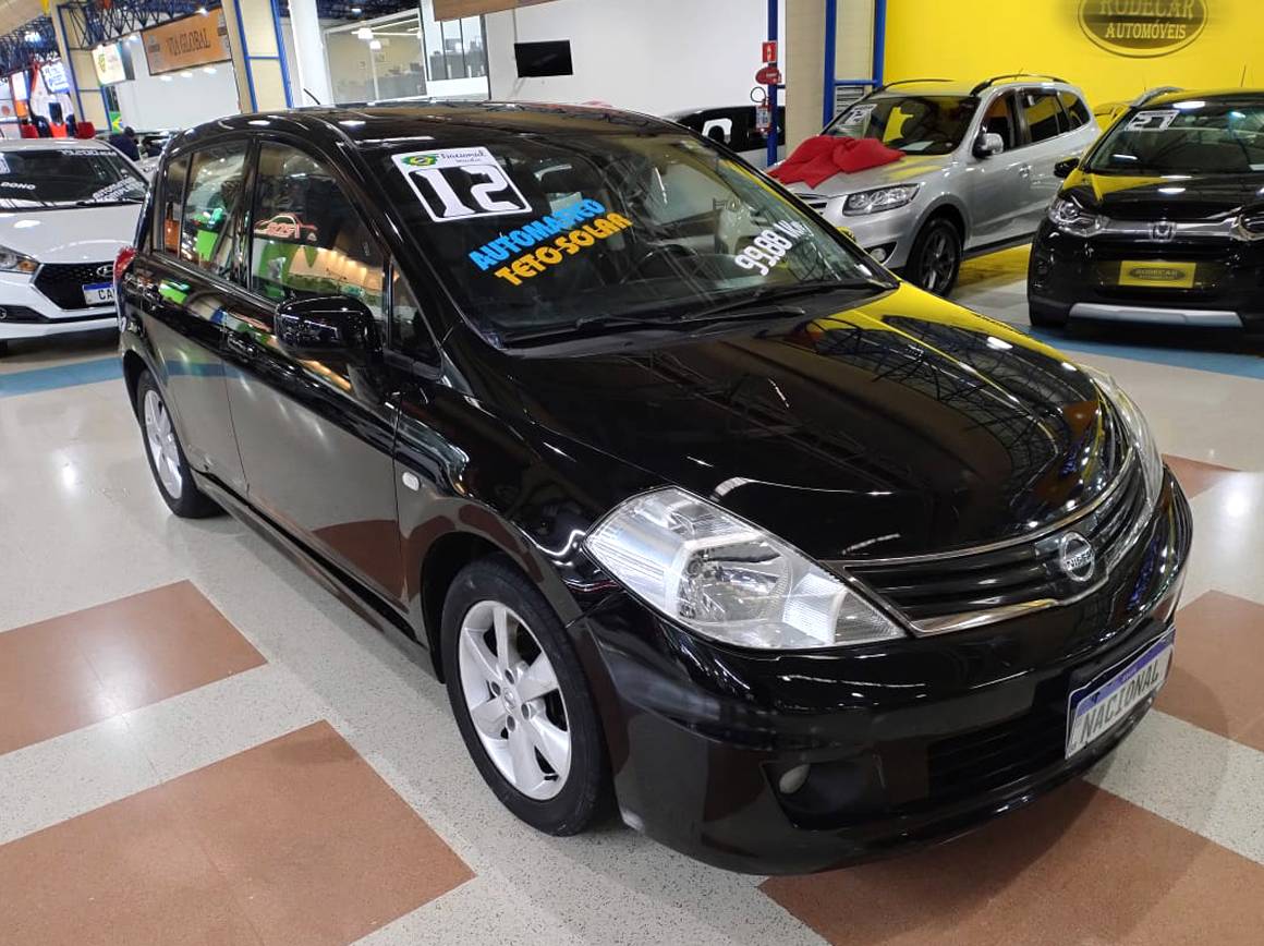 NISSAN TIIDA