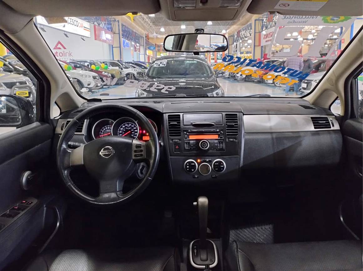 NISSAN TIIDA
