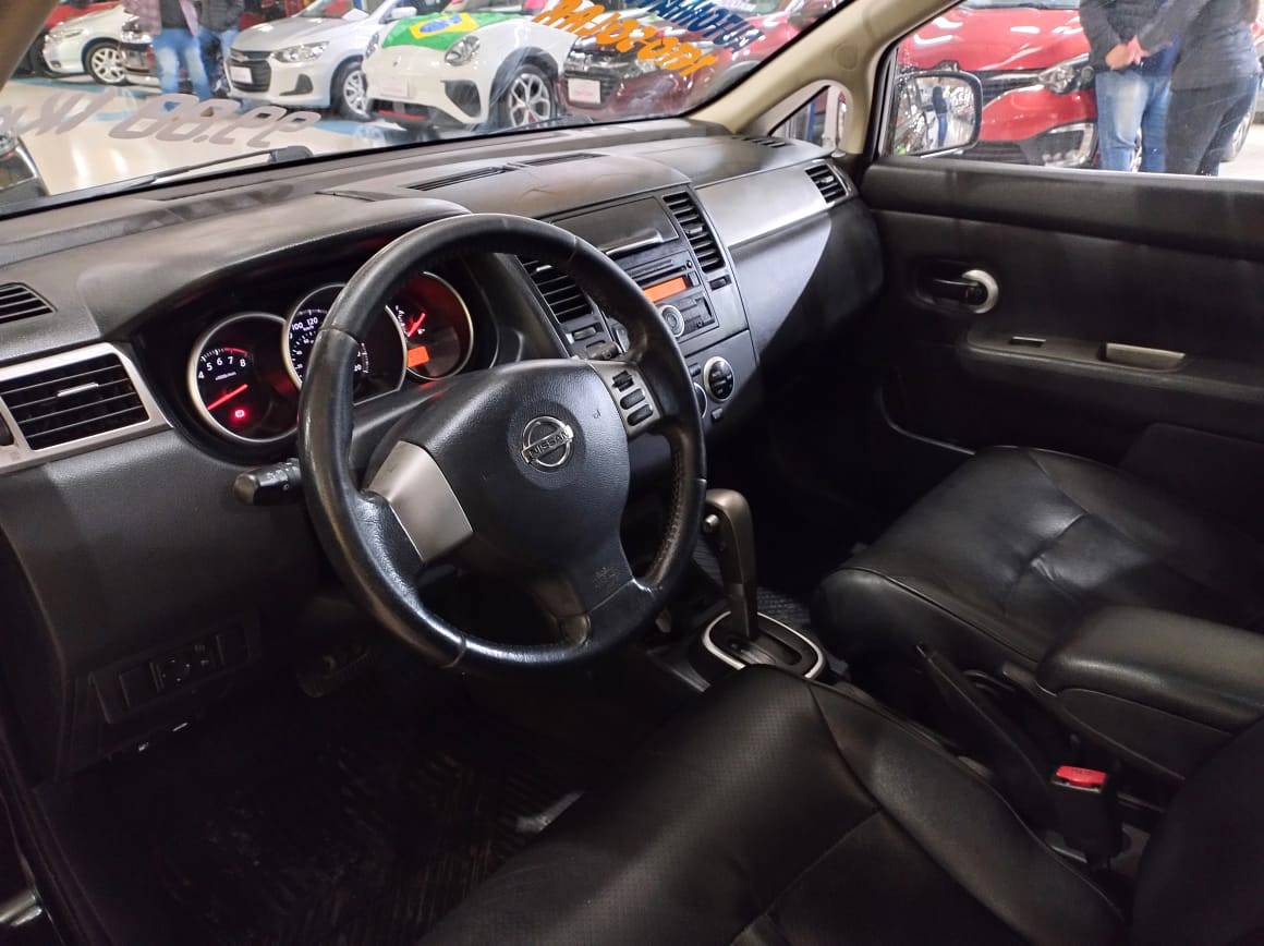 NISSAN TIIDA