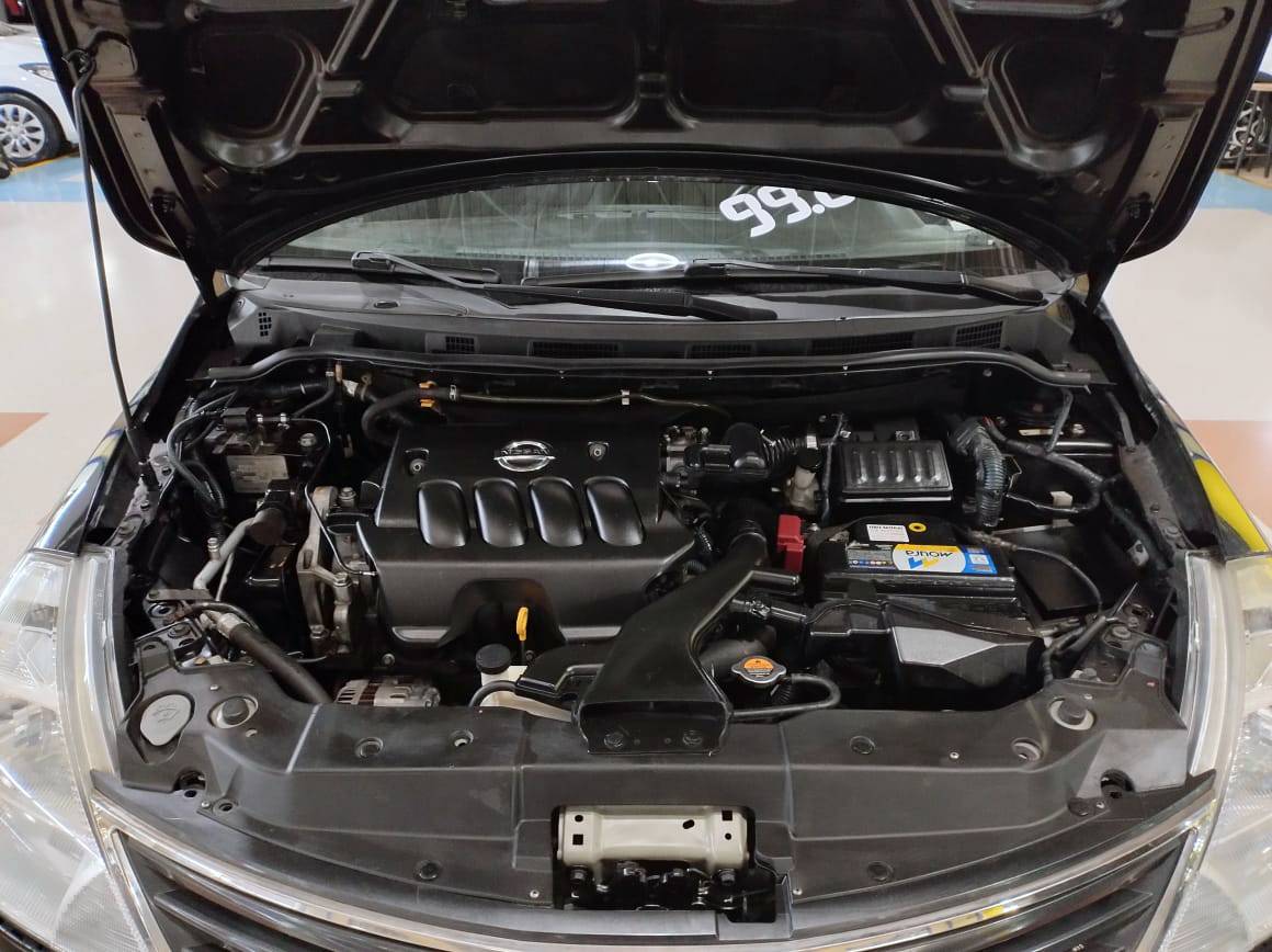 NISSAN TIIDA