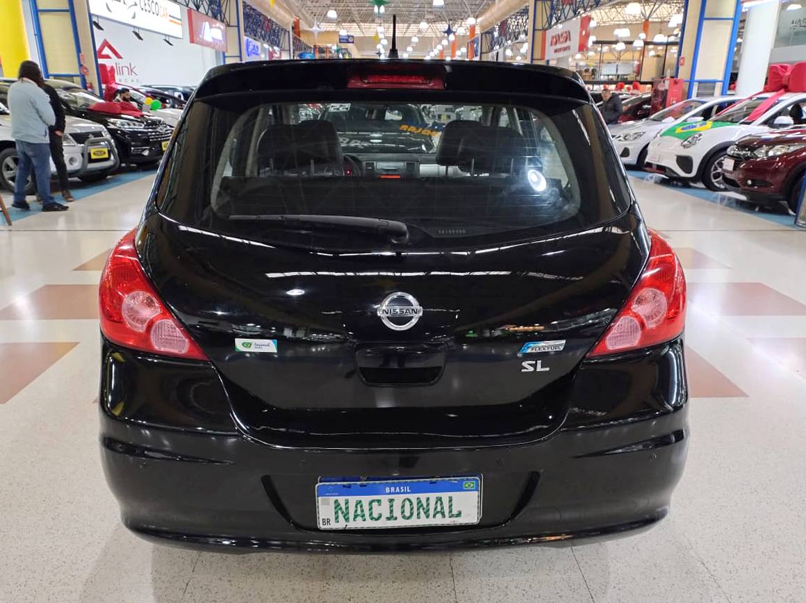NISSAN TIIDA