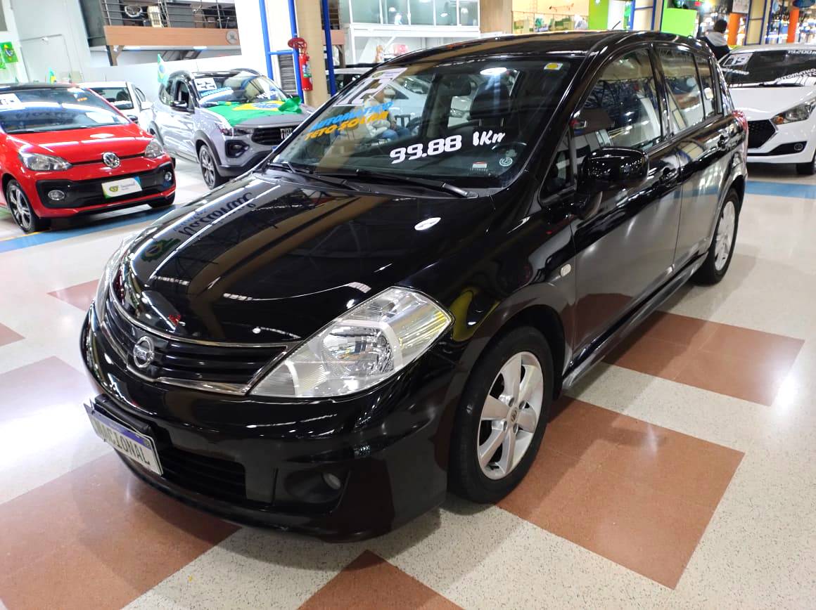 NISSAN TIIDA