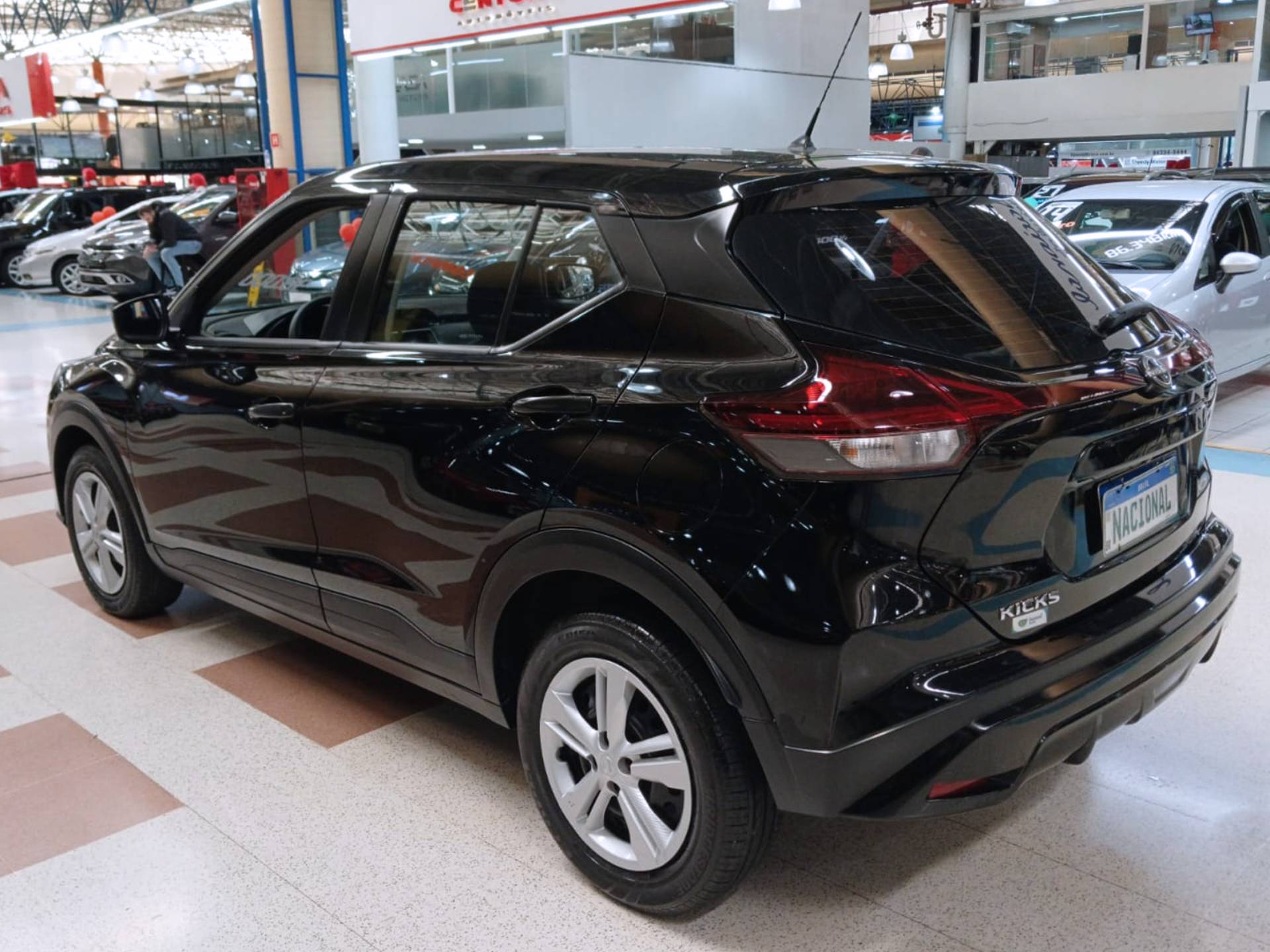NISSAN KICKS