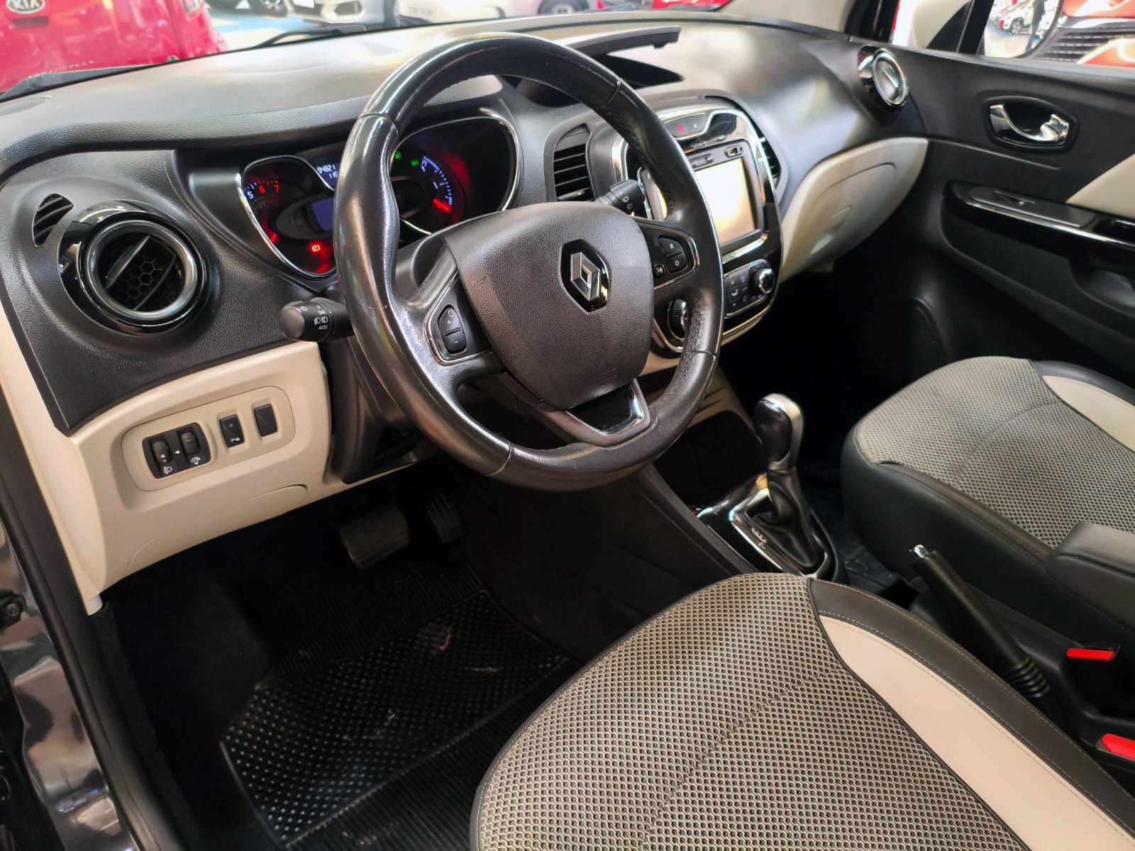 RENAULT CAPTUR