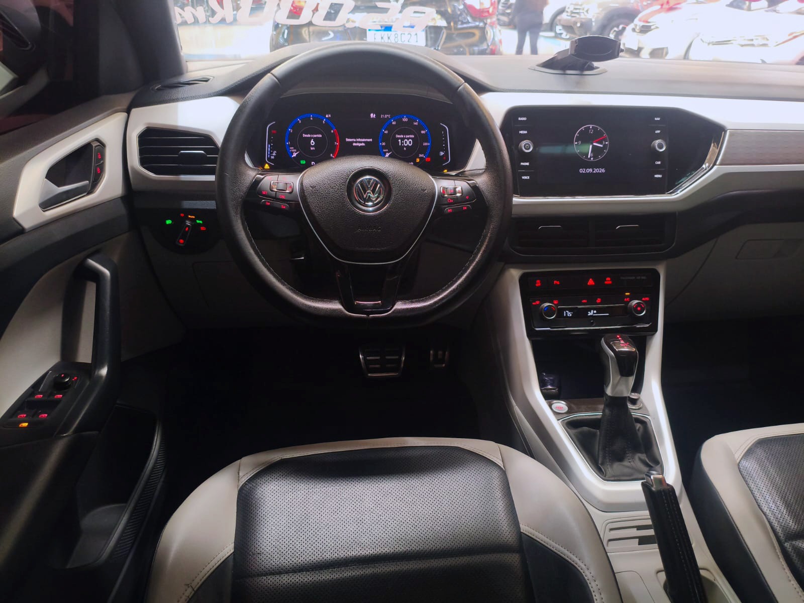 VOLKSWAGEN T-CROSS