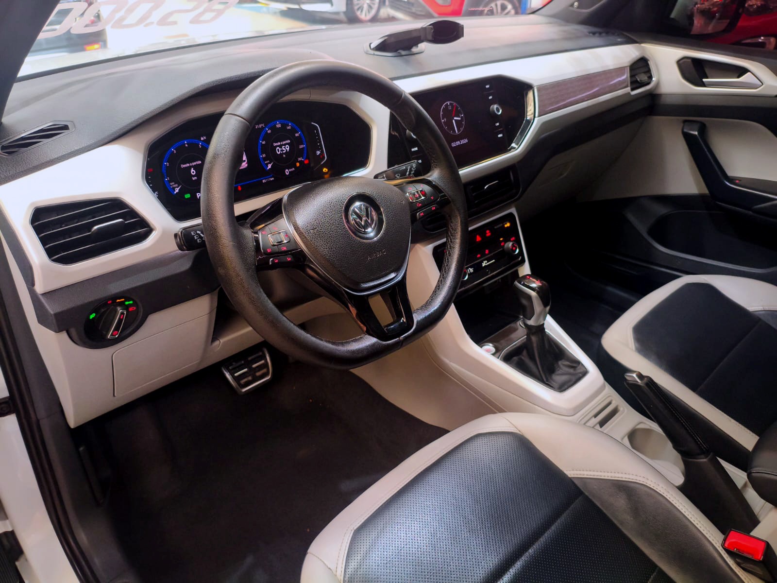 VOLKSWAGEN T-CROSS
