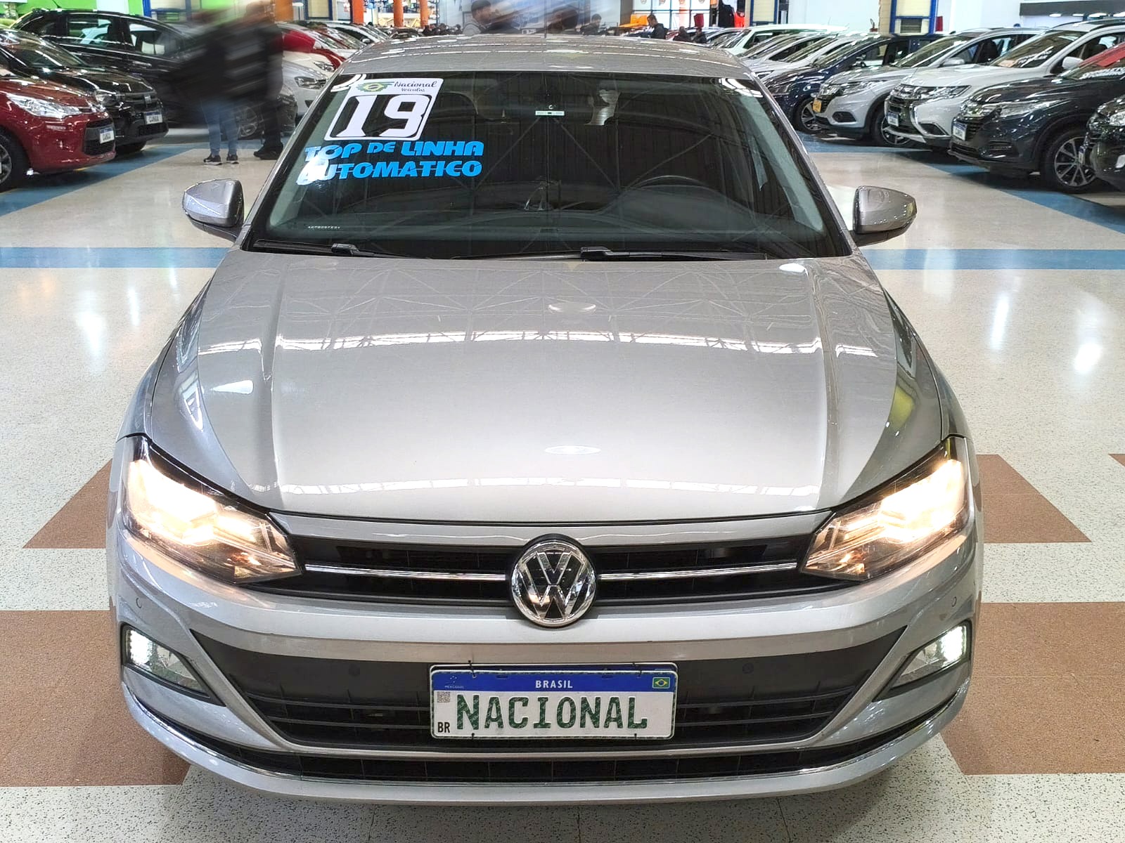 VOLKSWAGEN POLO
