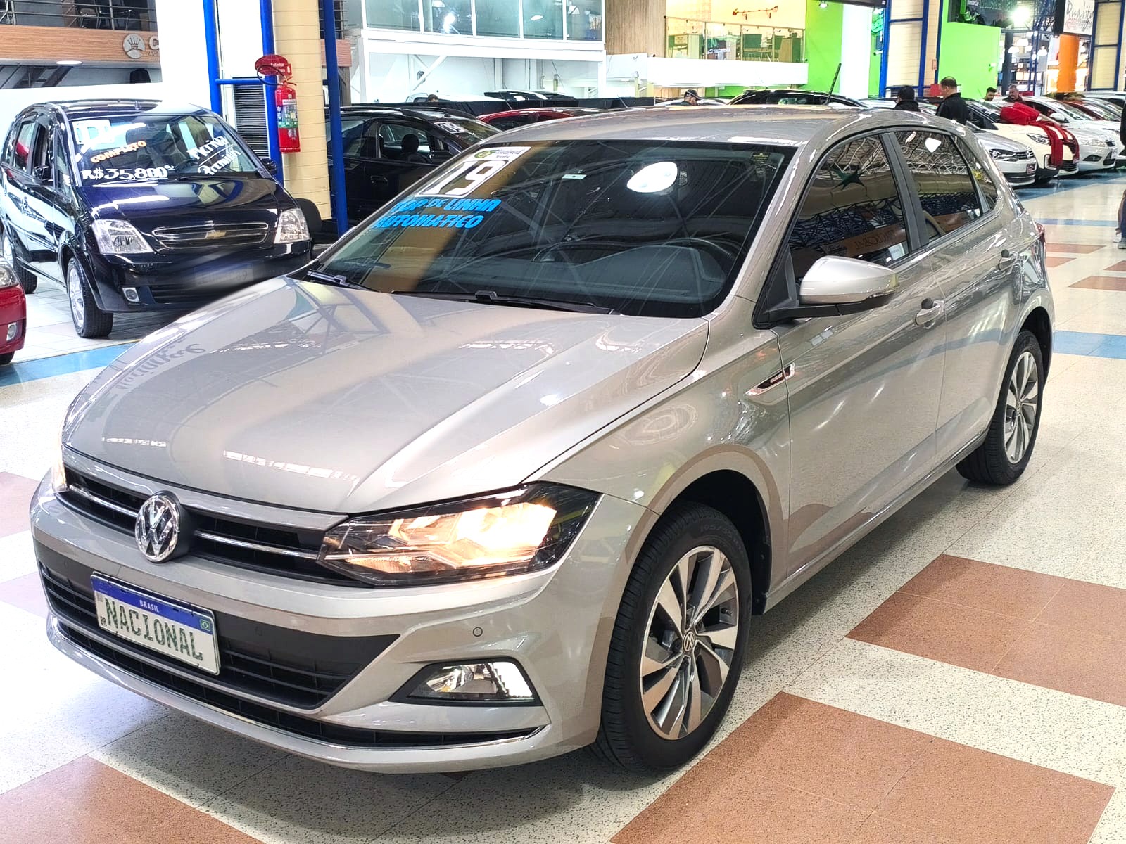 VOLKSWAGEN POLO