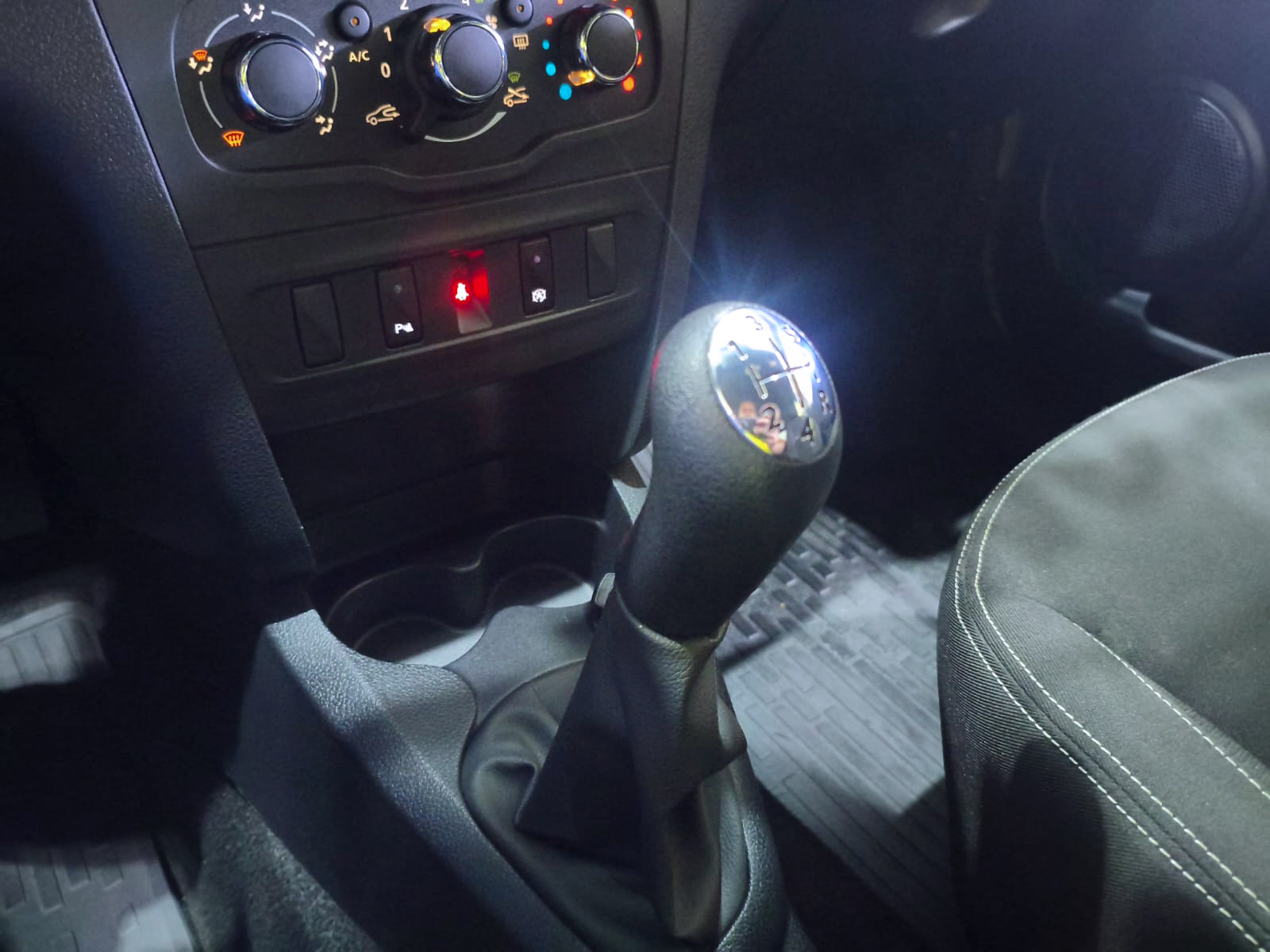 RENAULT LOGAN