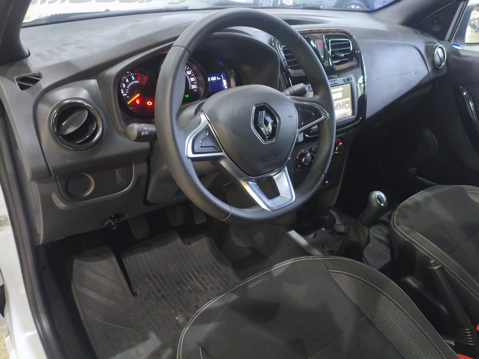RENAULT LOGAN