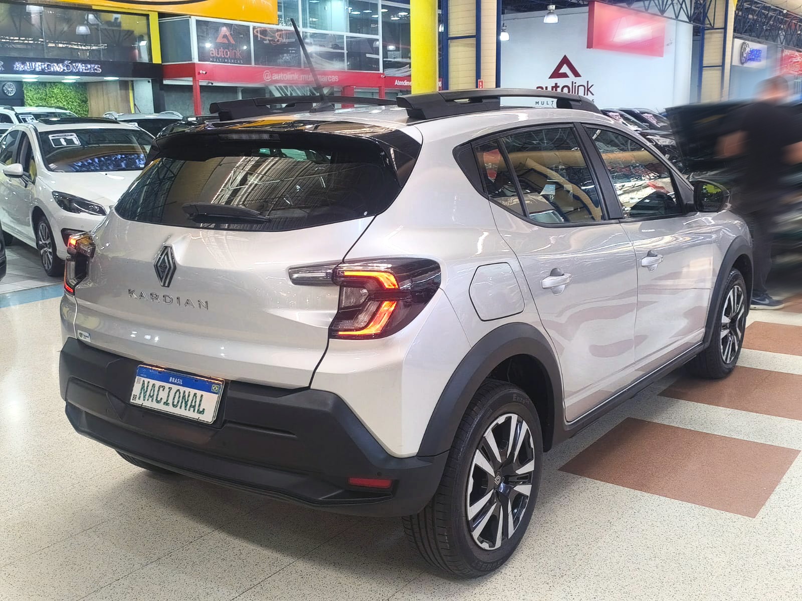 RENAULT JUVAQUATRE