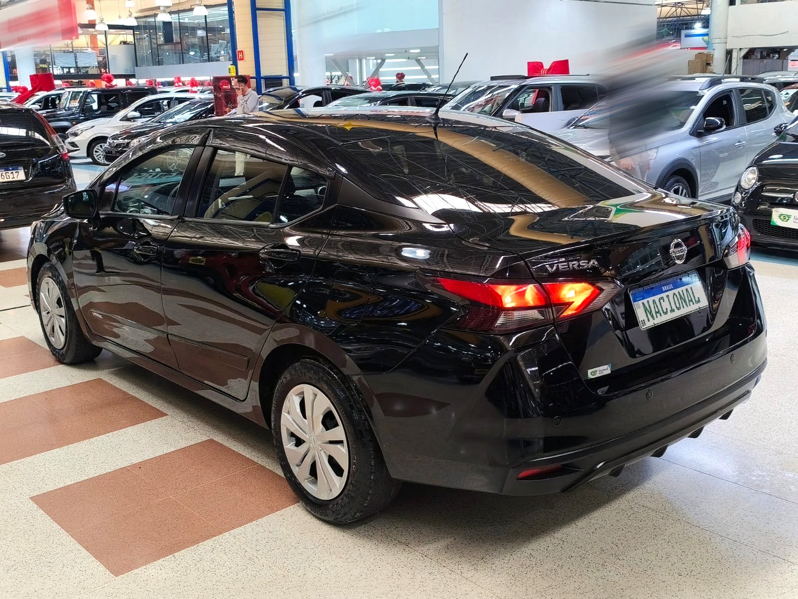 NISSAN VERSA