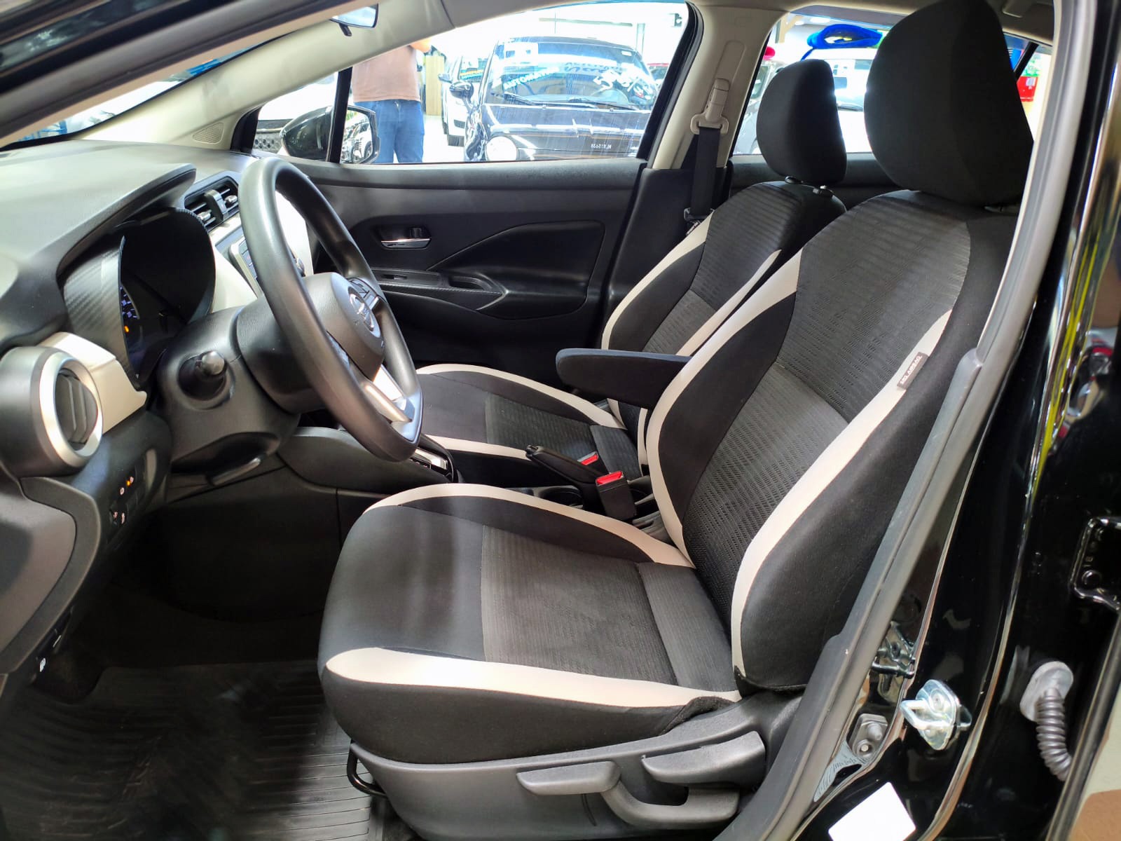NISSAN VERSA